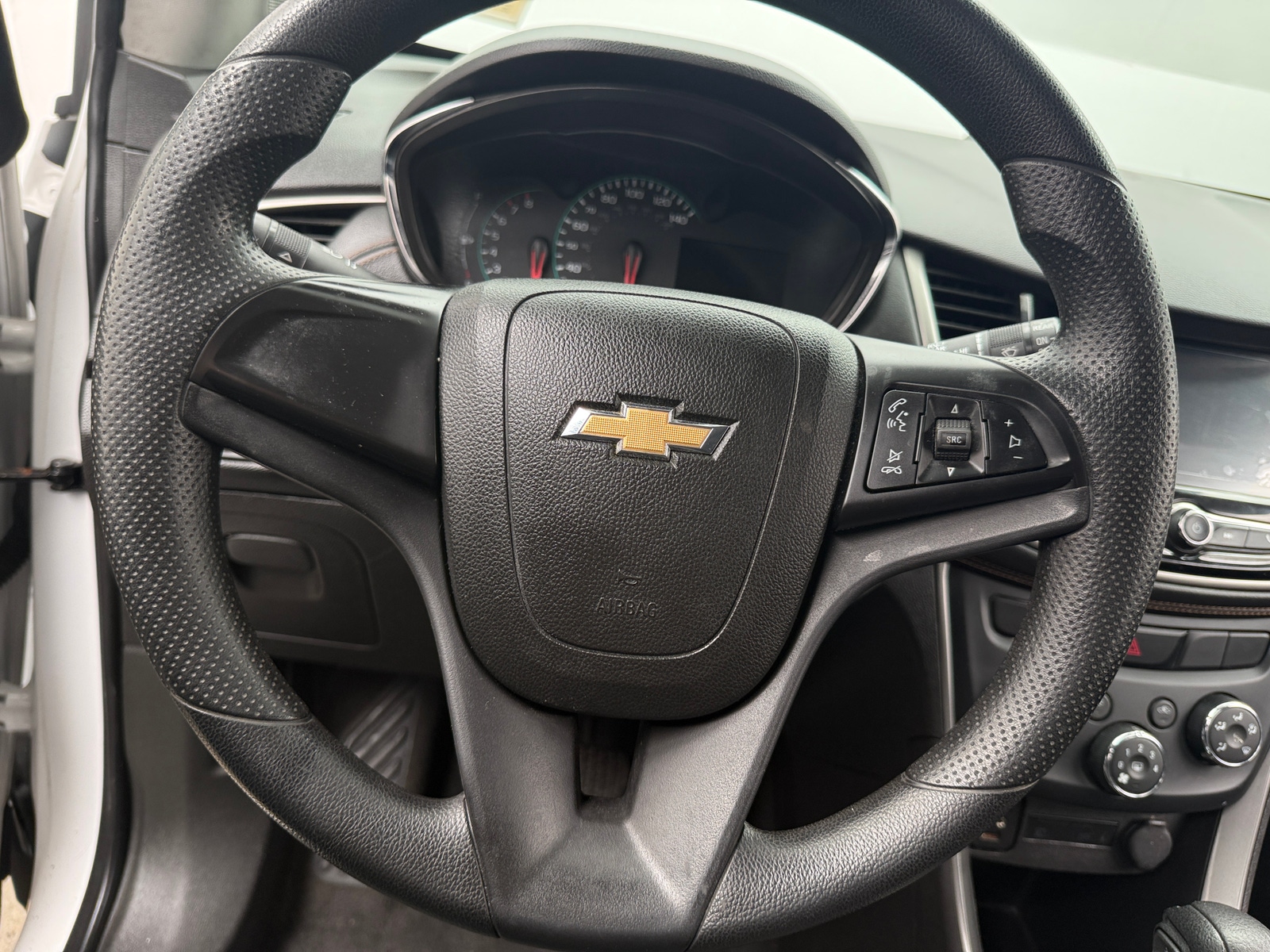 Thumbnail: 2017 Chevrolet Trax - 5
