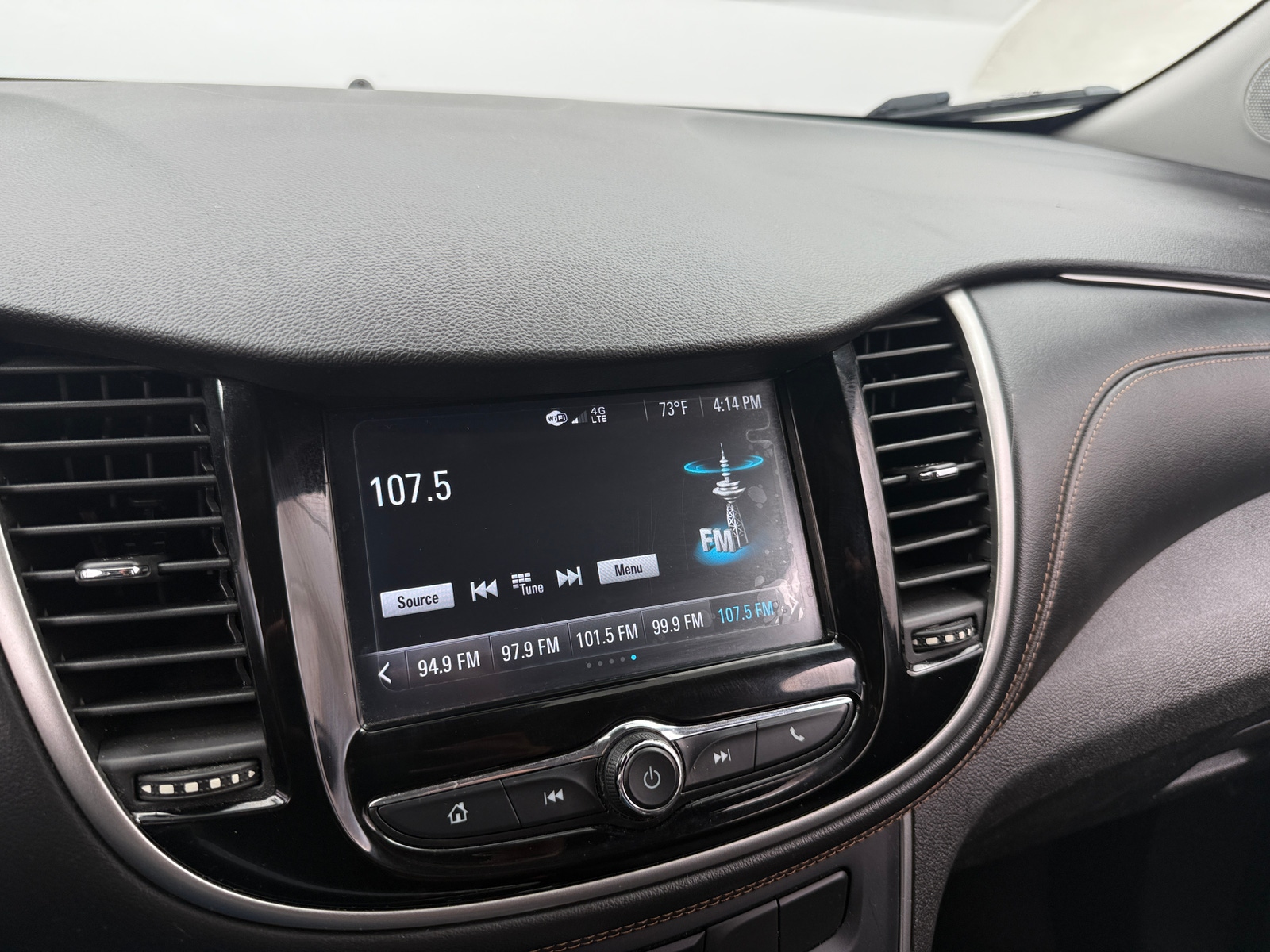 Thumbnail: 2017 Chevrolet Trax - 4