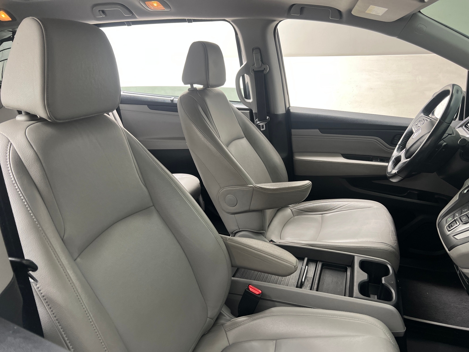 Thumbnail: 2019 Honda Odyssey - 2