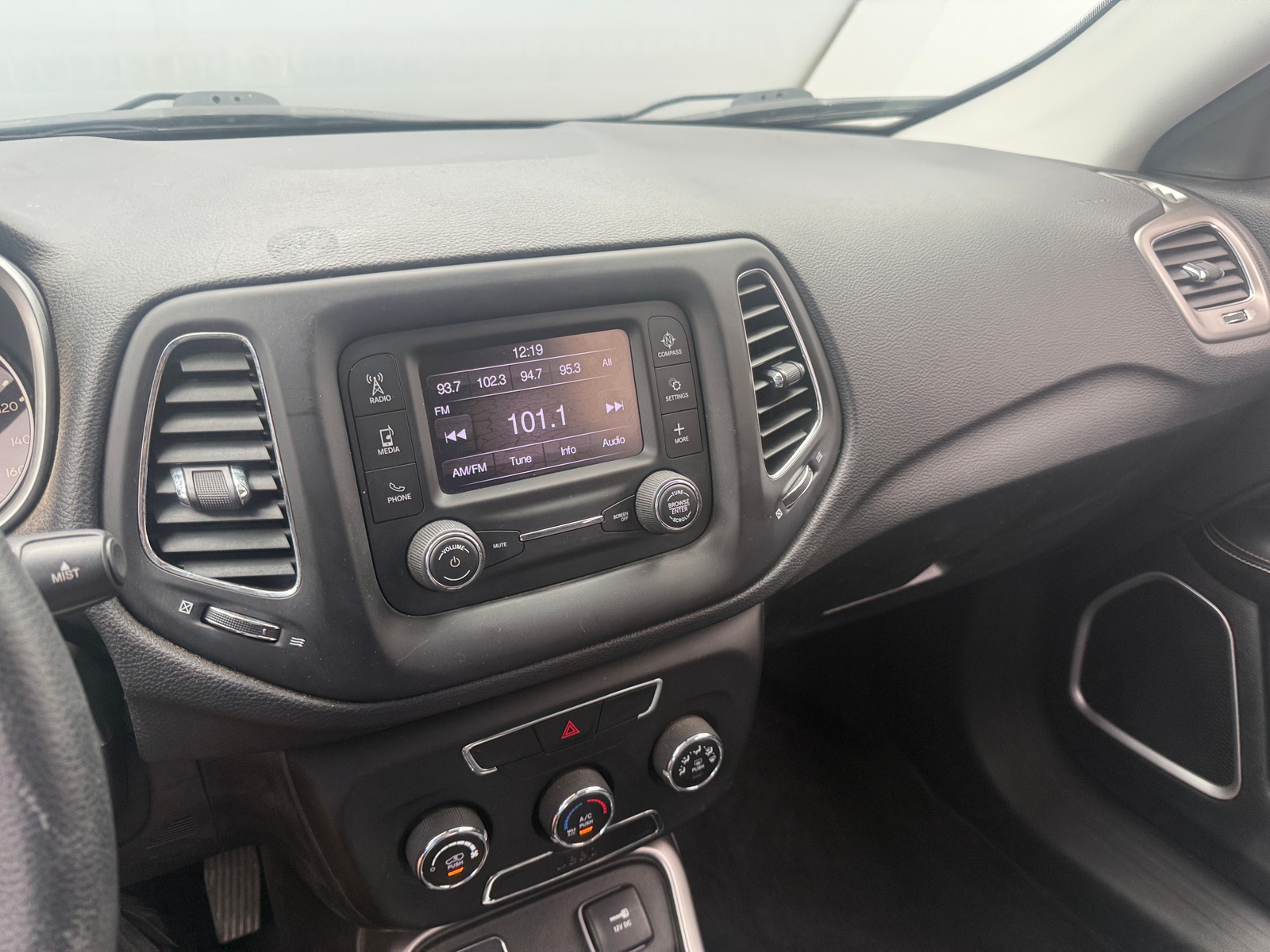 Thumbnail: 2018 Jeep Compass - 4