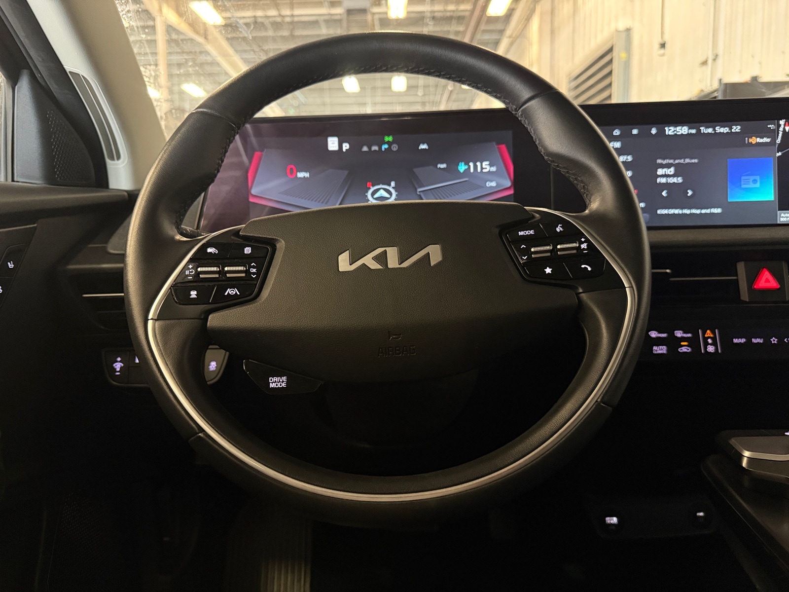 Thumbnail: 2022 Kia EV6 - 4