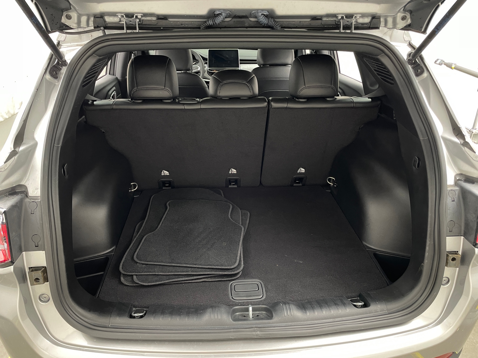 Thumbnail: 2023 Jeep Compass - 6