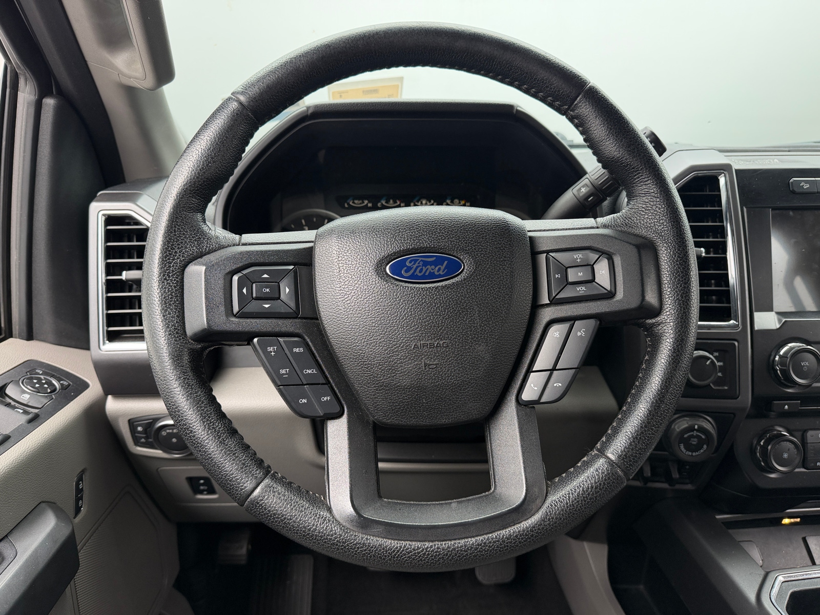 Thumbnail: 2016 Ford Econoline - 5