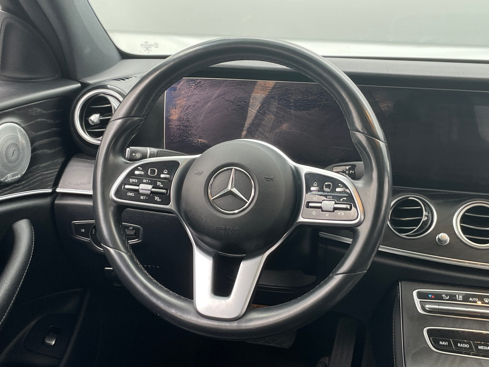 Thumbnail: 2020 Mercedes-Benz E-Class - 4