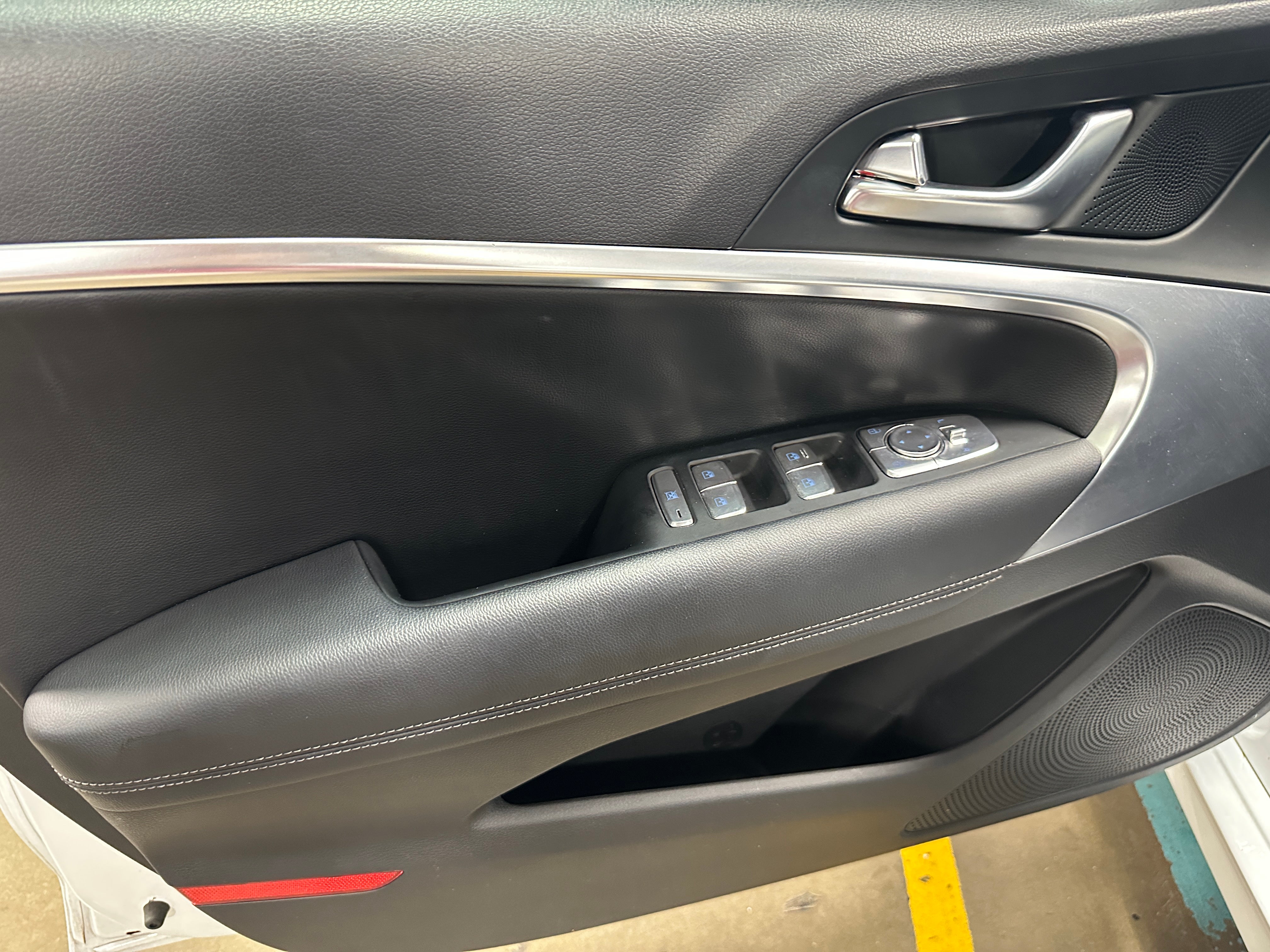 2025 GENESIS G70