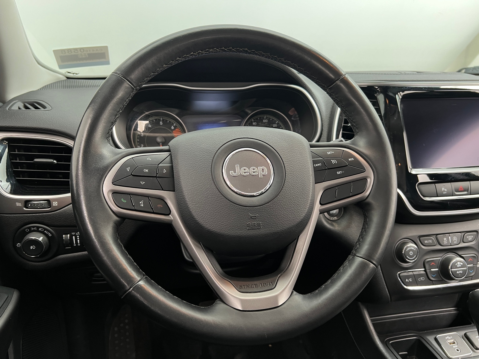 Thumbnail: 2019 Jeep Cherokee - 4