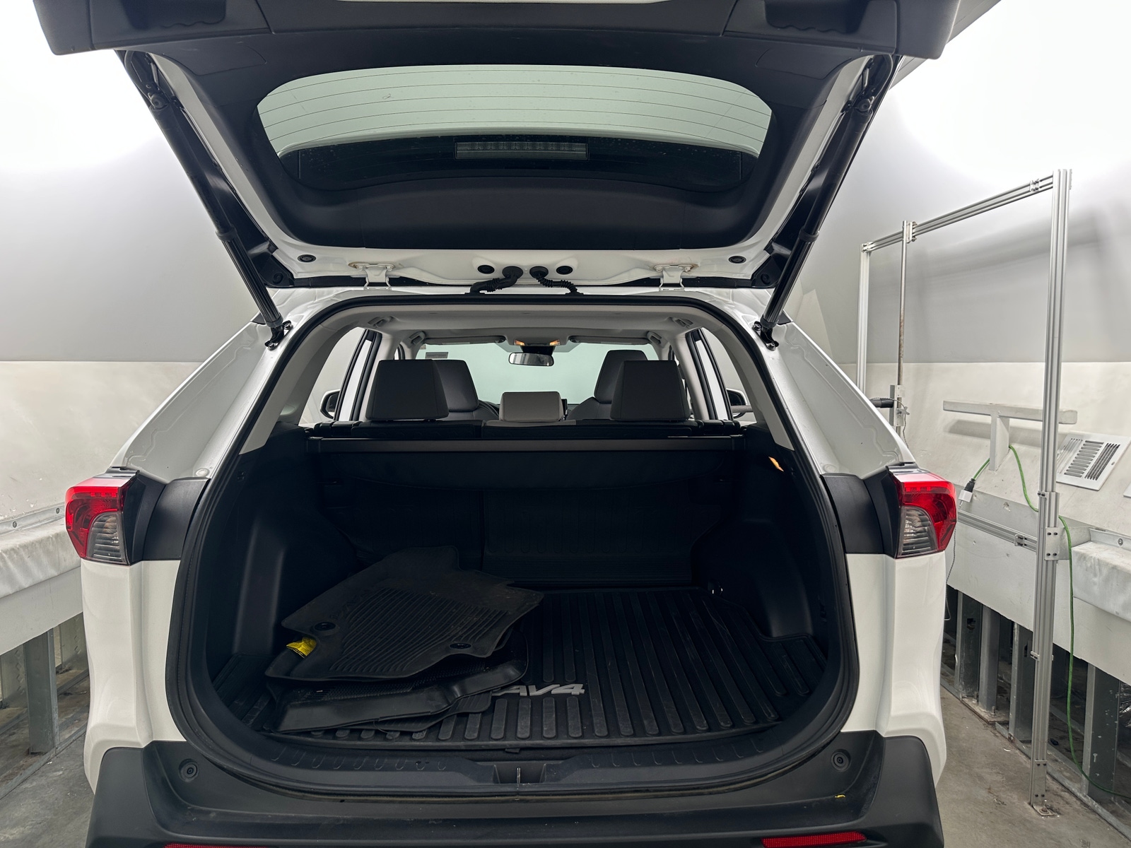Thumbnail: 2021 Toyota RAV4 - 7