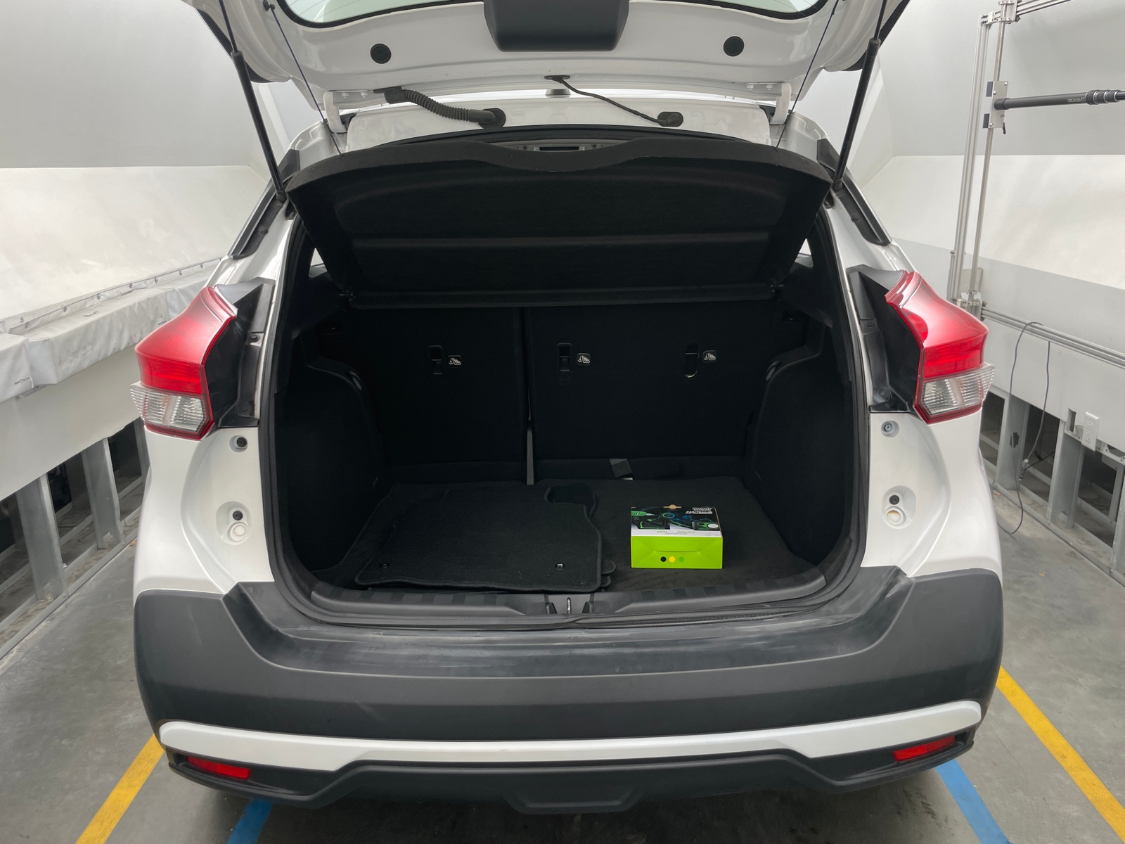 Thumbnail: 2018 Nissan Kicks - 7