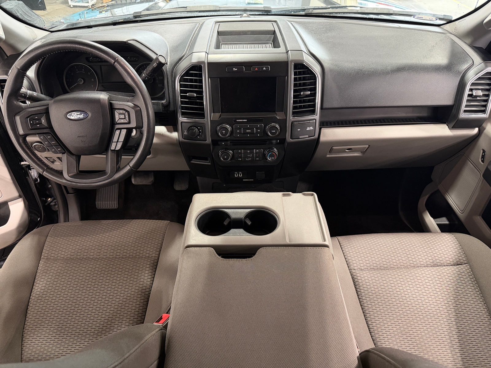 Thumbnail: 2018 Ford Econoline - 3