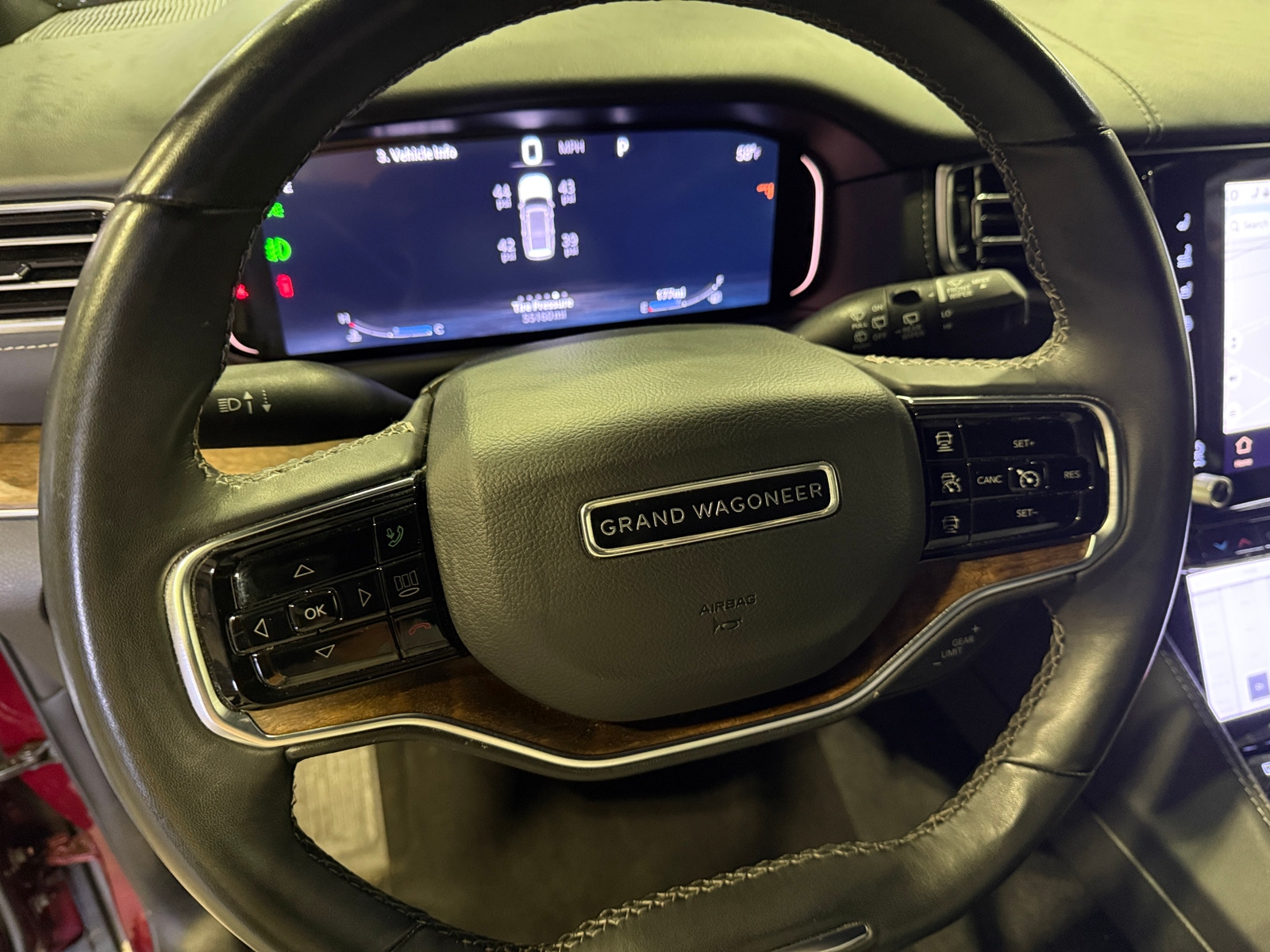 Thumbnail: 2024 Jeep Grand Wagoneer L - 4