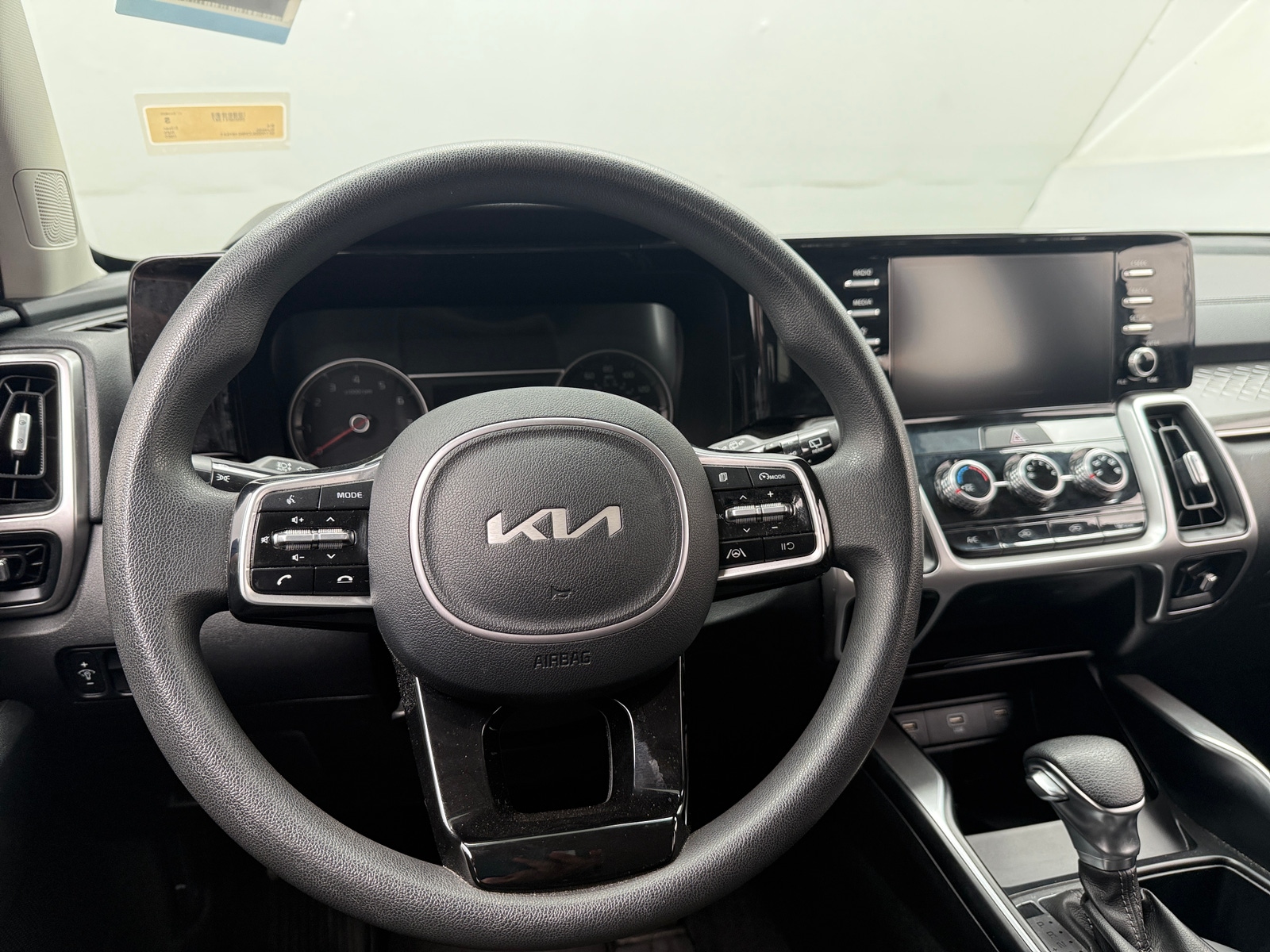 Thumbnail: 2022 Kia Sorento - 5