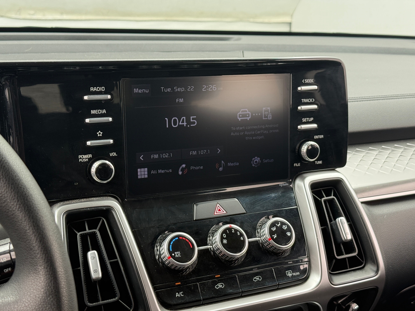 Thumbnail: 2022 Kia Sorento - 4