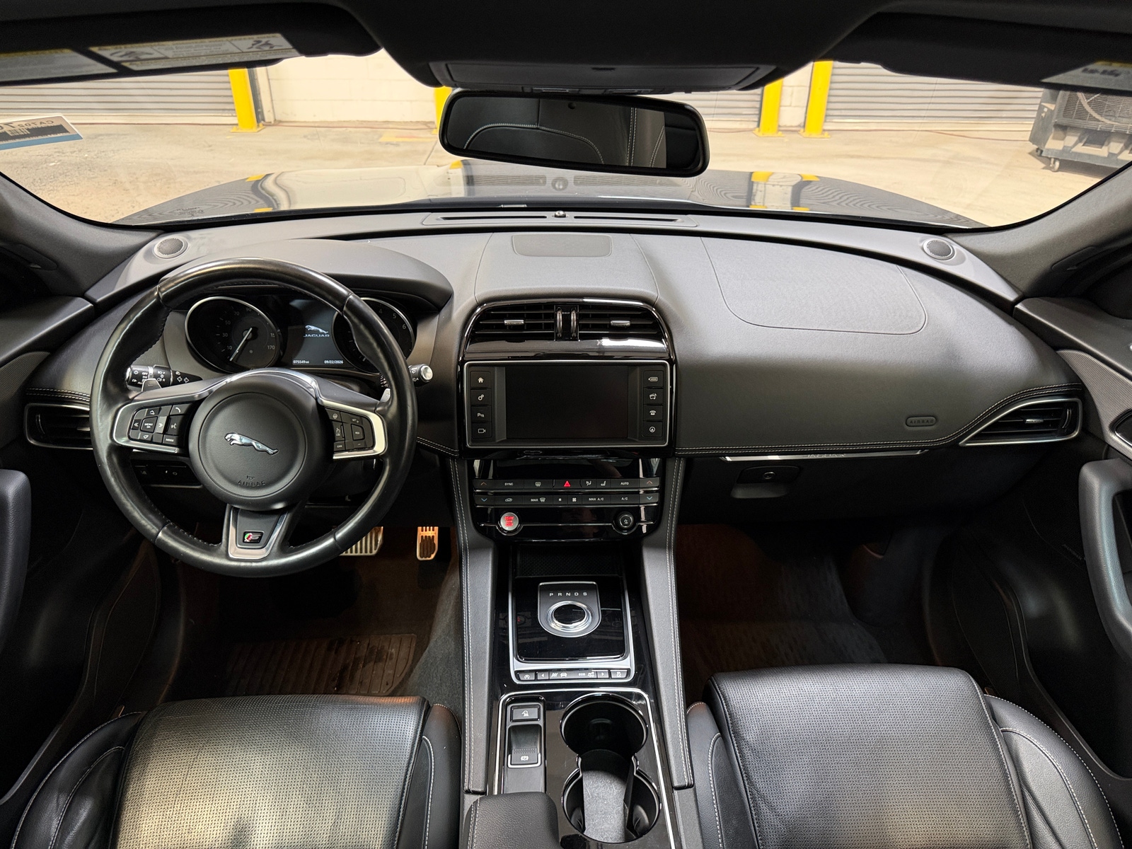 Thumbnail: 2017 Jaguar F-Pace - 2