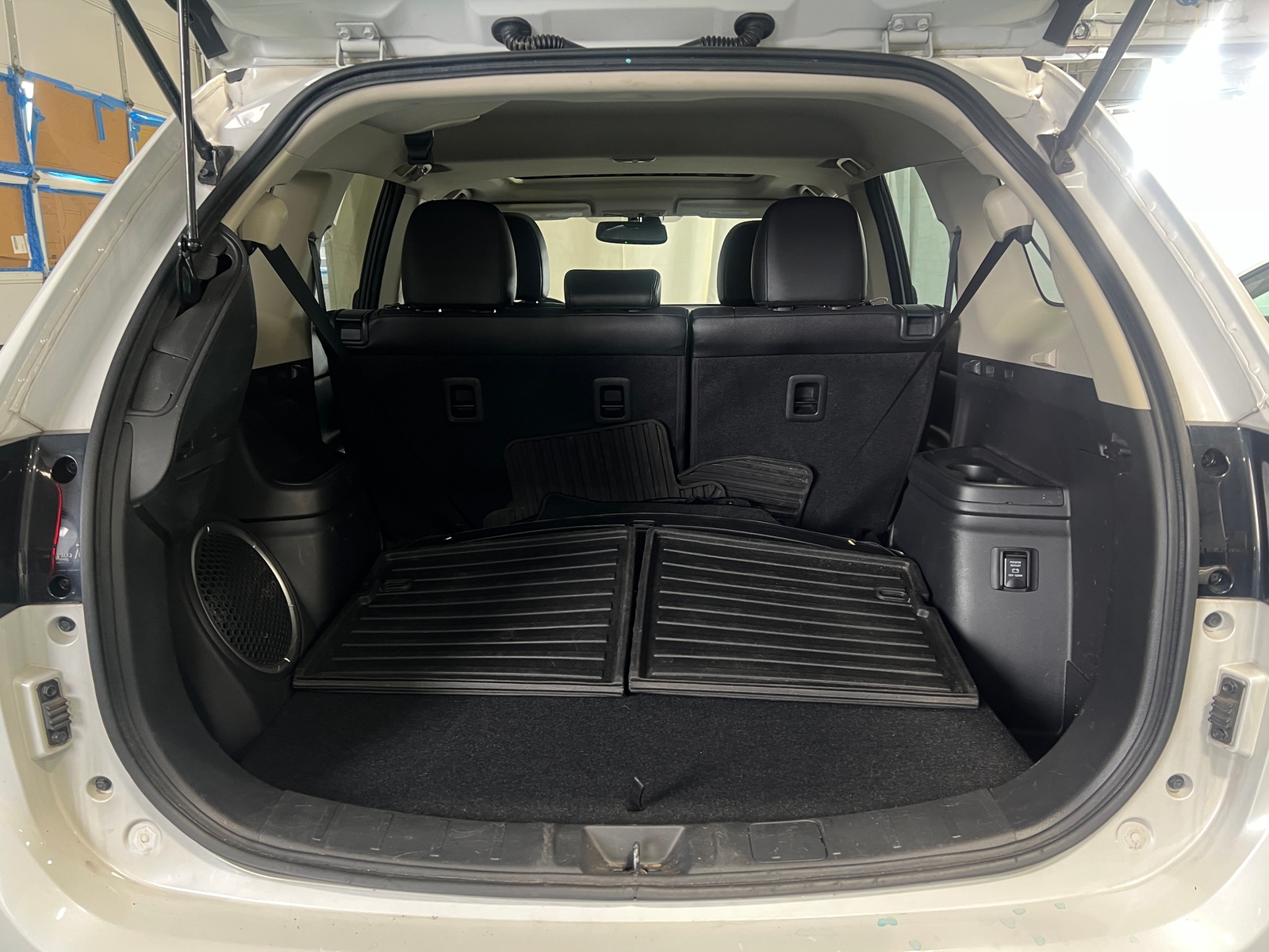 Thumbnail: 2018 Mitsubishi Outlander - 6