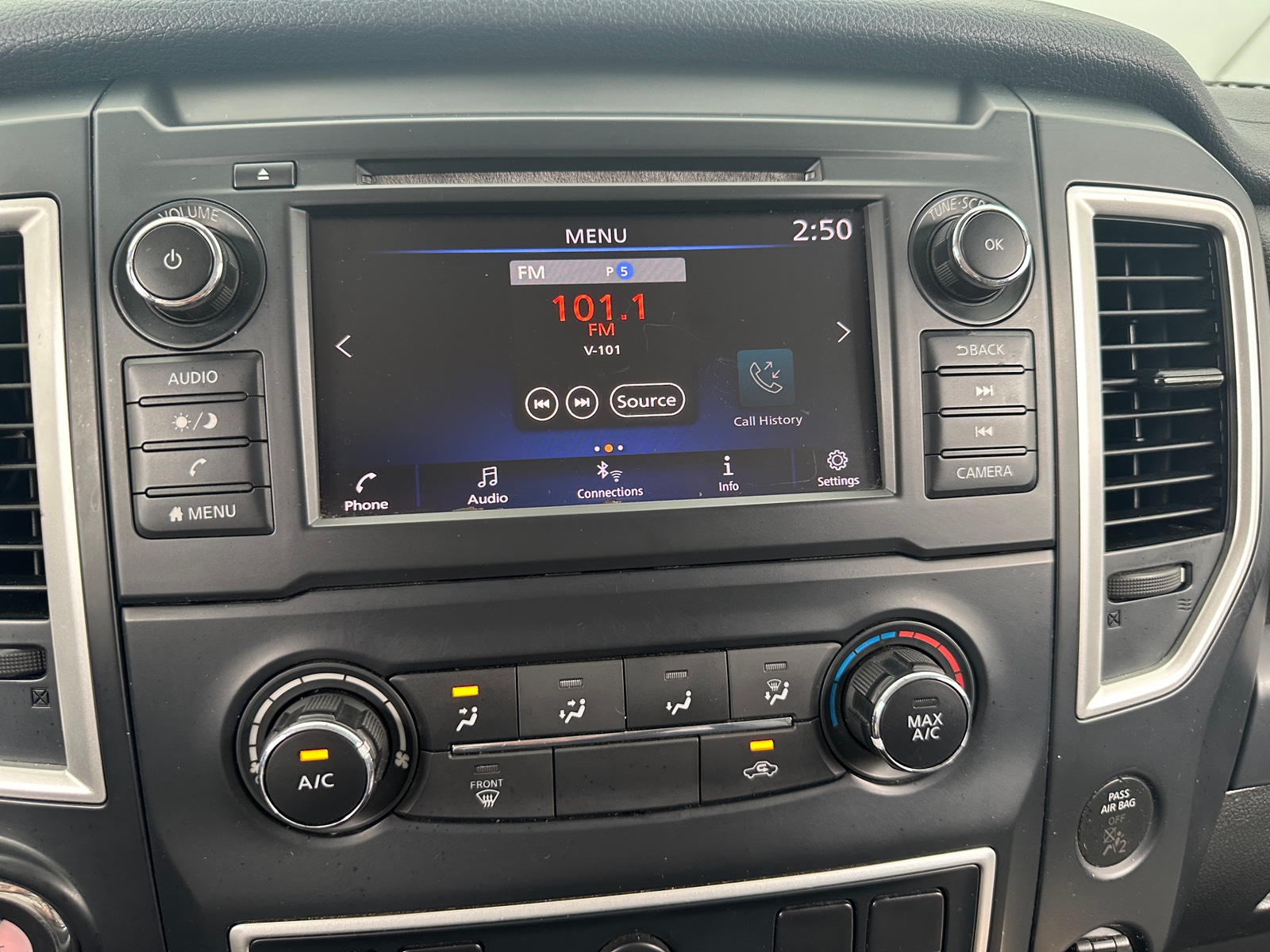 Thumbnail: 2019 Nissan Titan - 4