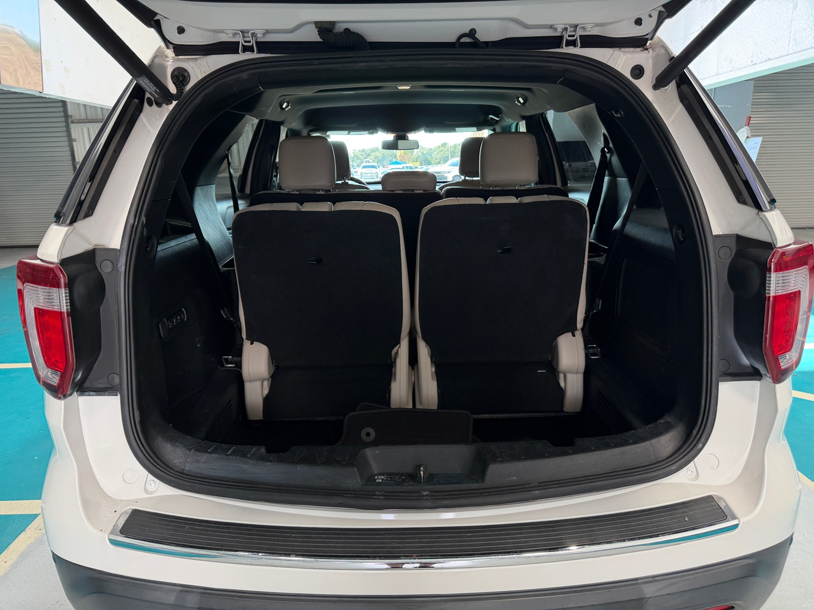 Thumbnail: 2018 Ford Explorer - 6