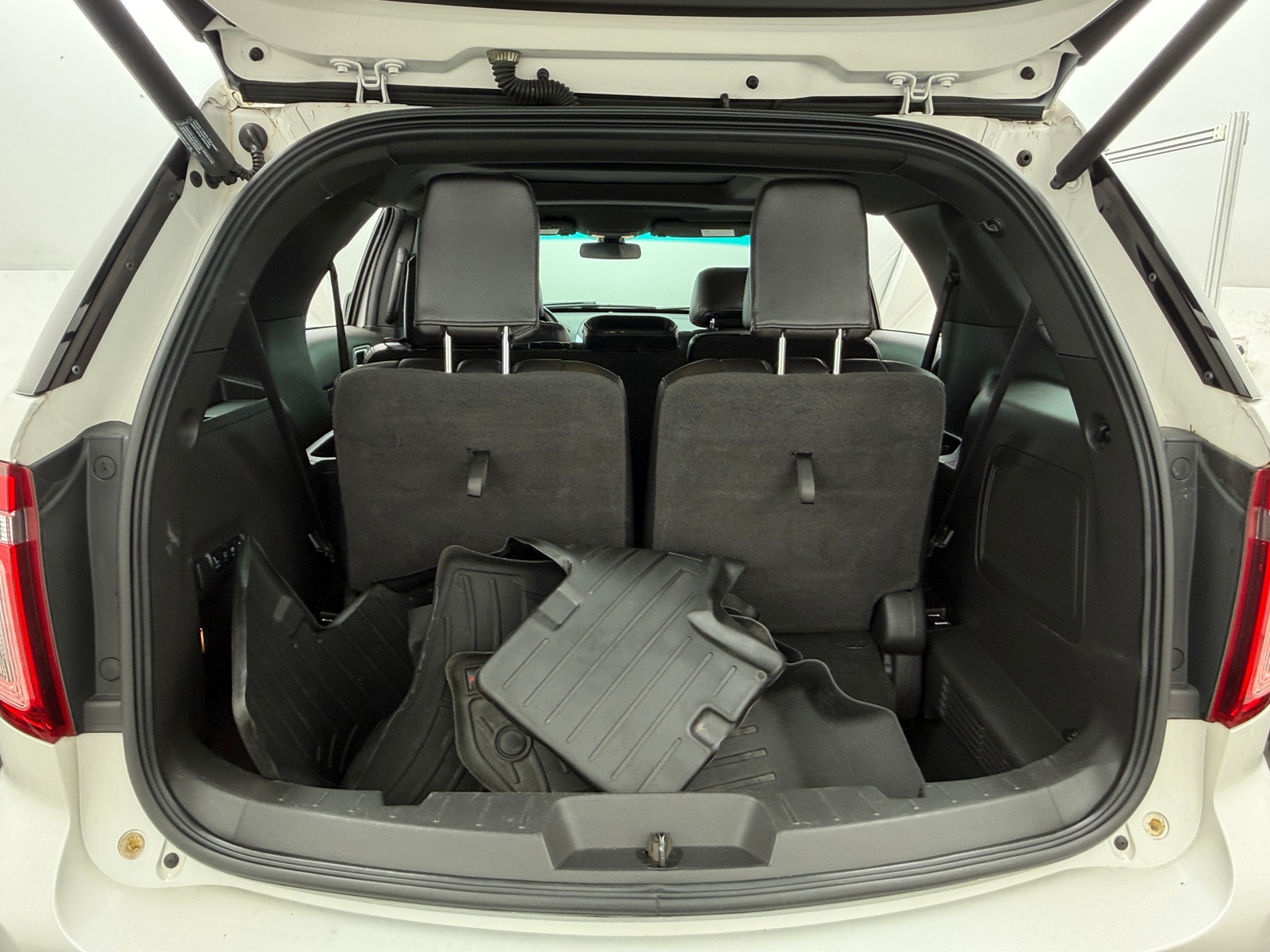Thumbnail: 2015 Ford Explorer - 6