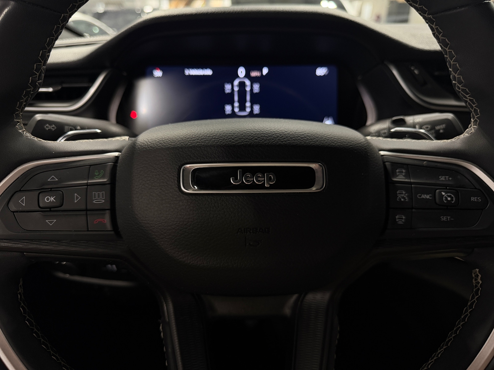 Thumbnail: 2024 Jeep Grand Cherokee L - 4