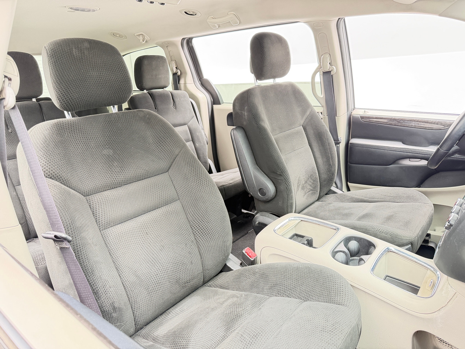 Thumbnail: 2016 Dodge Grand Caravan - 2