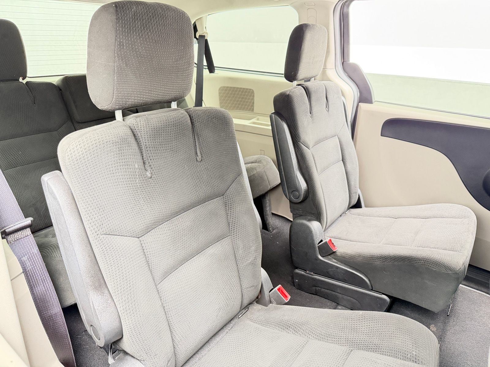 Thumbnail: 2016 Dodge Grand Caravan - 6