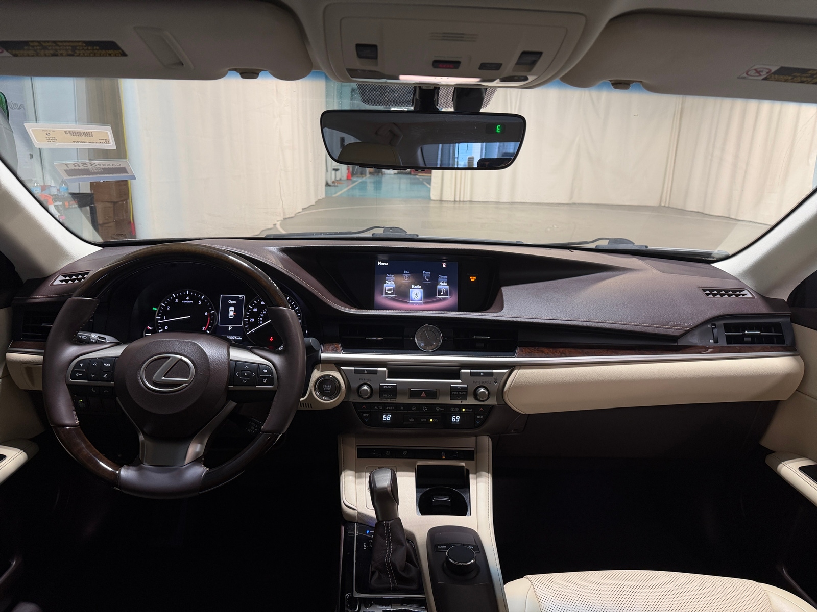 Thumbnail: 2016 Lexus ES - 2