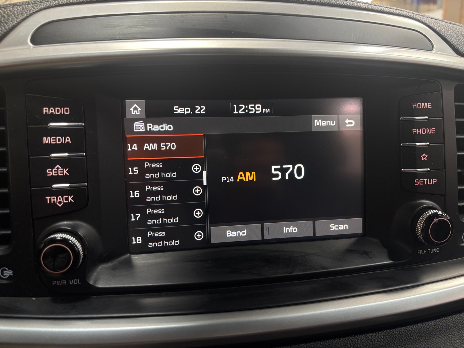 Thumbnail: 2020 Kia Sorento - 3