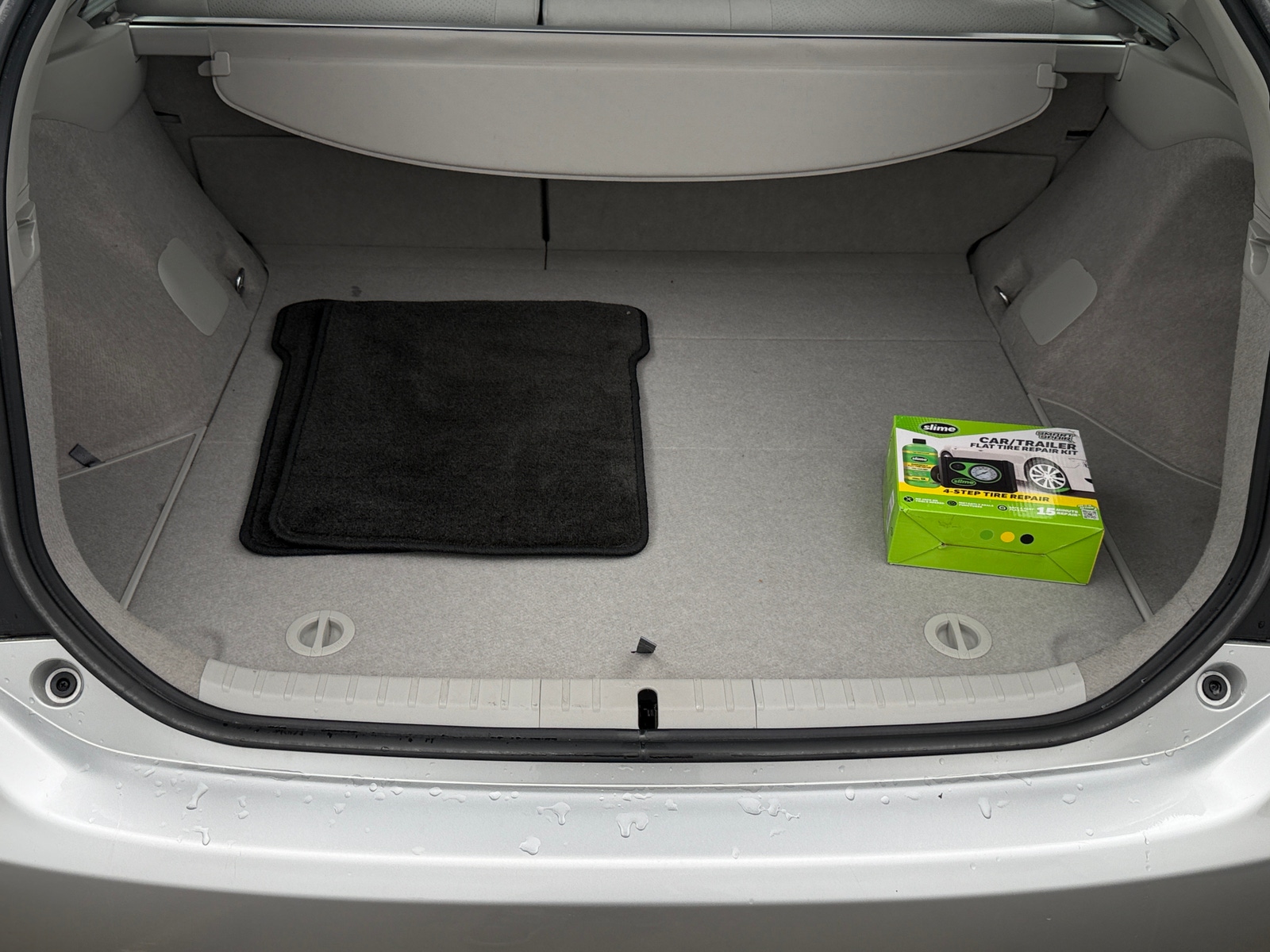 Thumbnail: 2012 Toyota Prius - 7