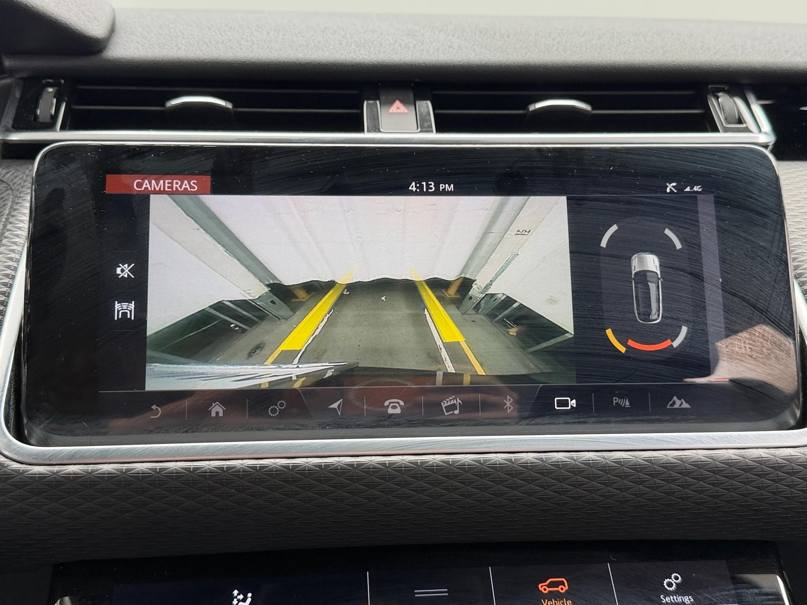 Thumbnail: 2020 Land Rover Range Rover Velar - 4