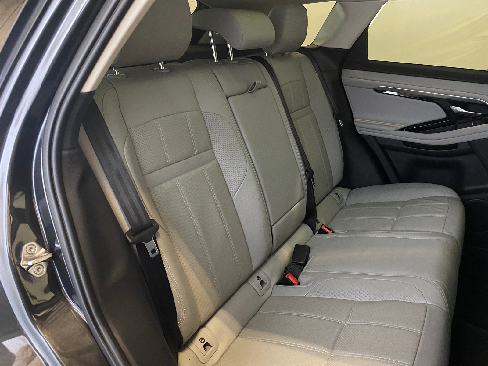 Thumbnail: 2020 Land Rover Range Rover Evoque - 5