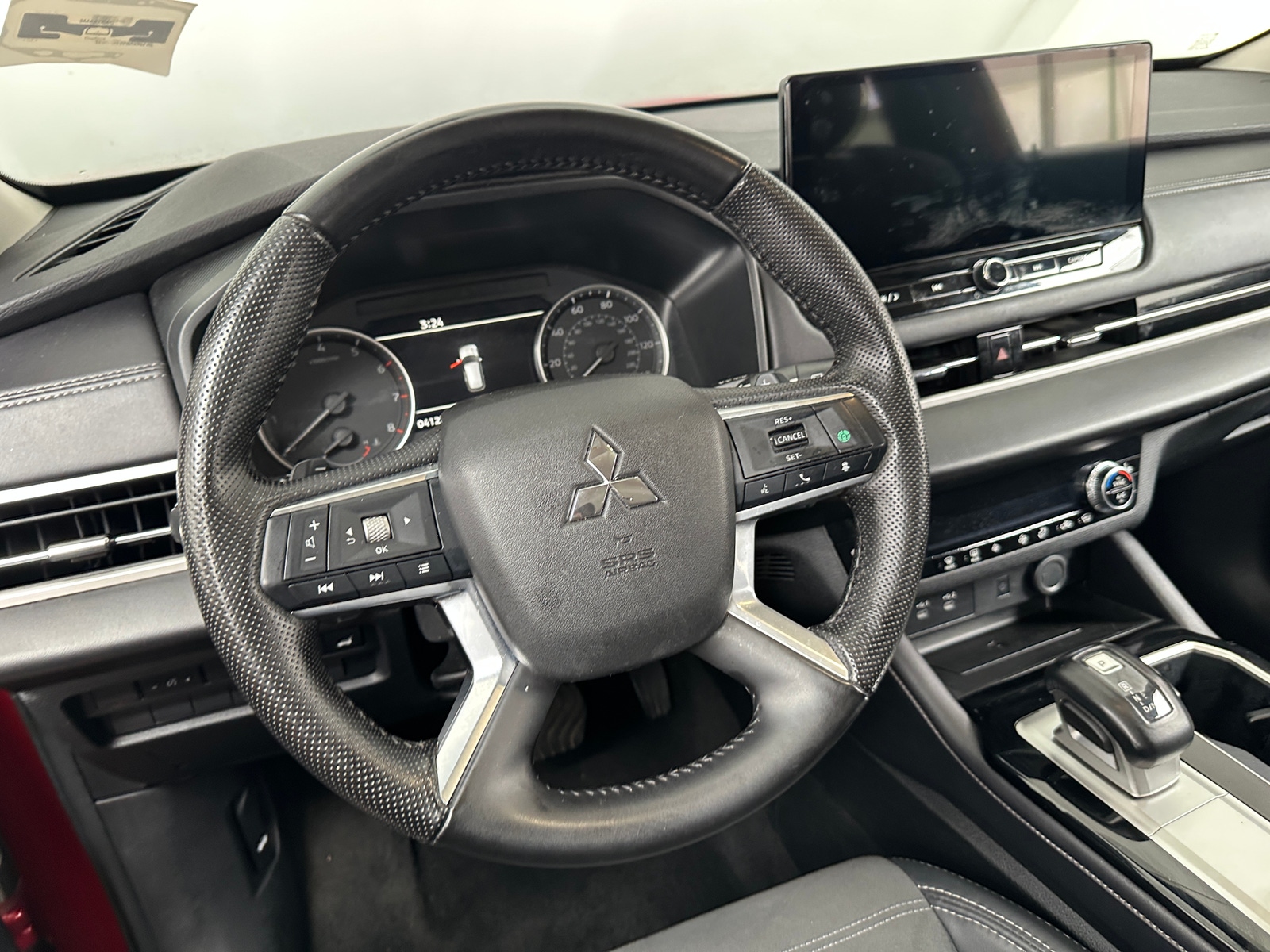 Thumbnail: 2025 Mitsubishi Outlander - 4