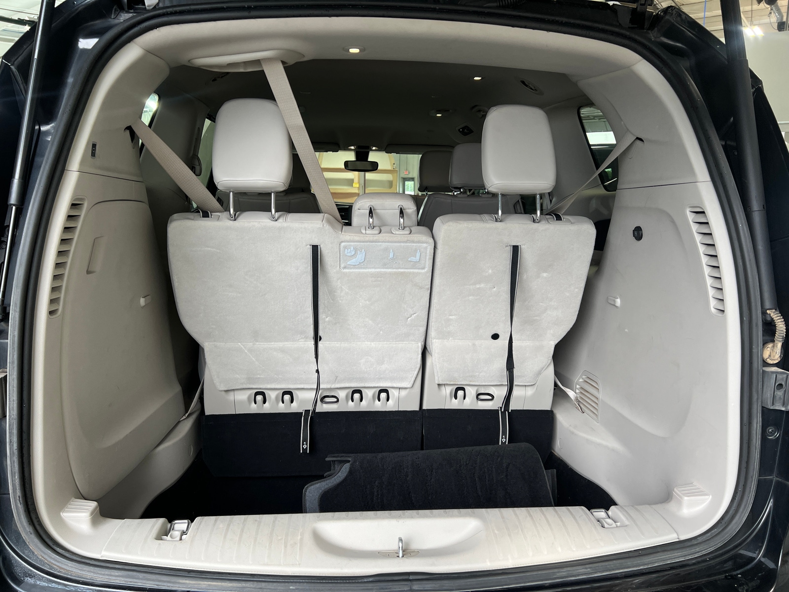 Thumbnail: 2021 Chrysler Voyager - 6