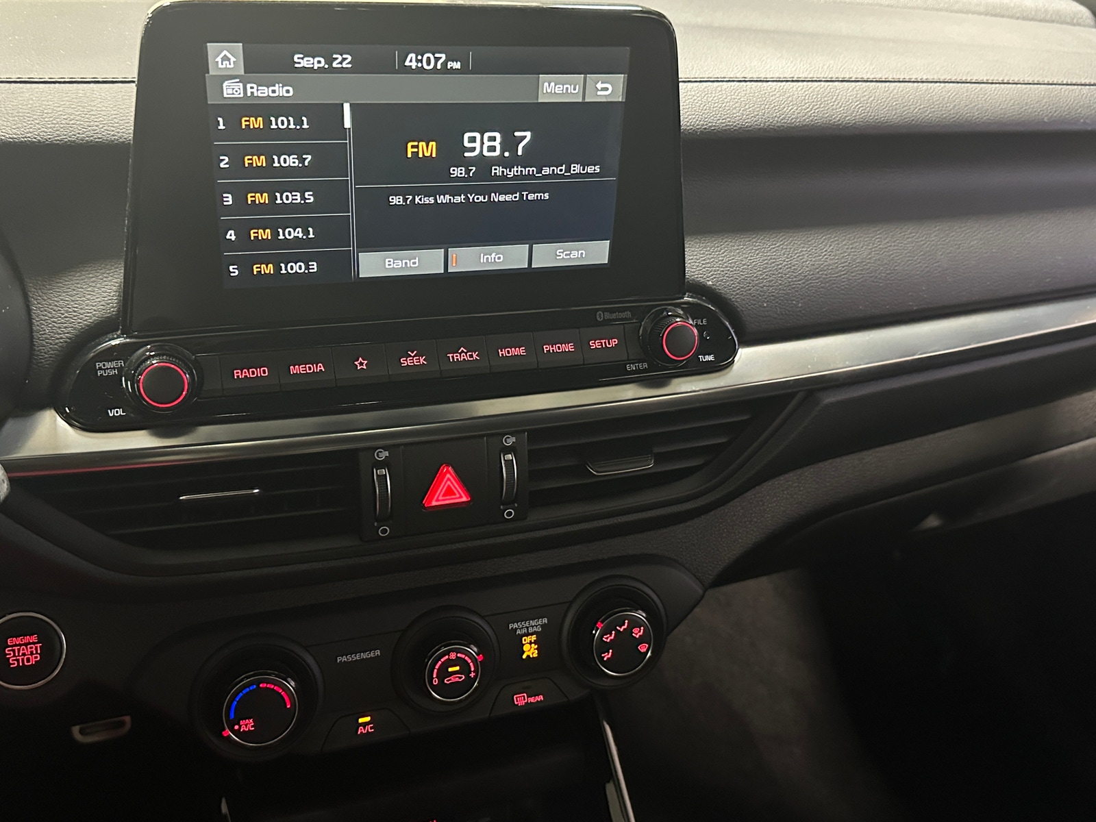Thumbnail: 2020 Kia Forte - 4