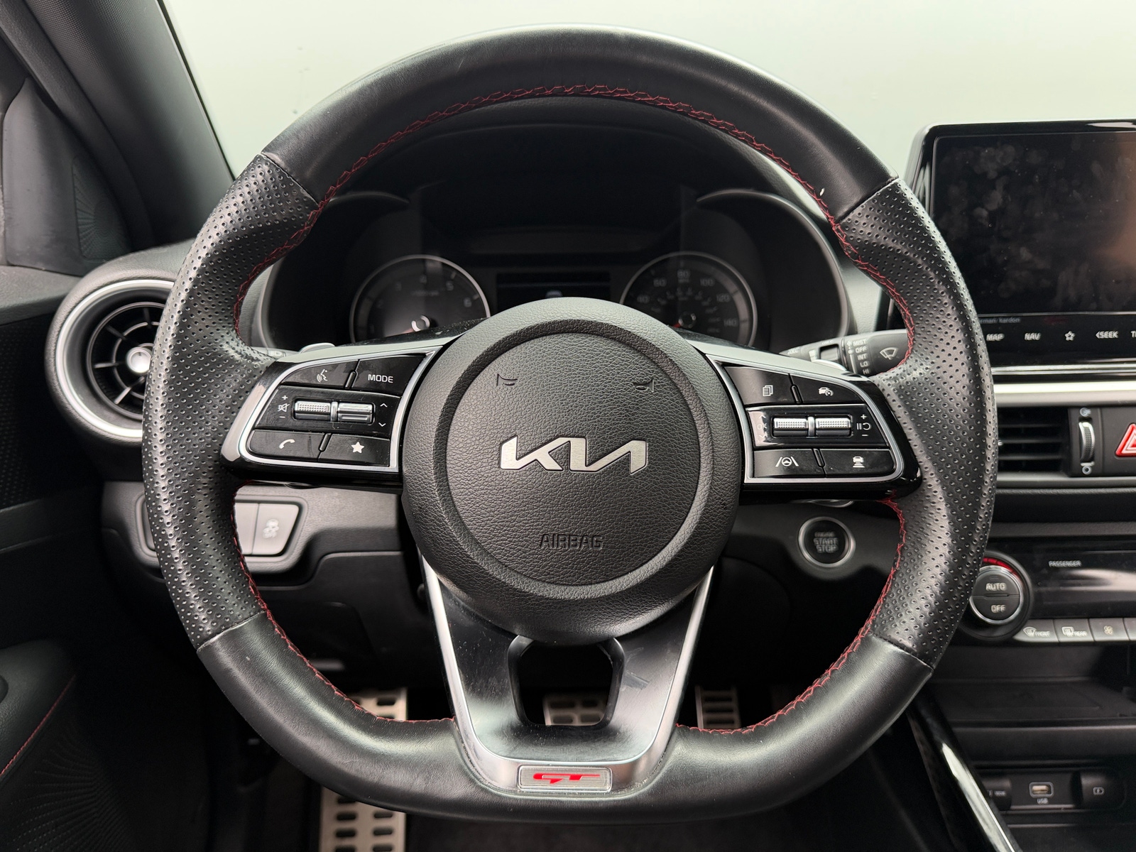 Thumbnail: 2023 Kia Forte - 4