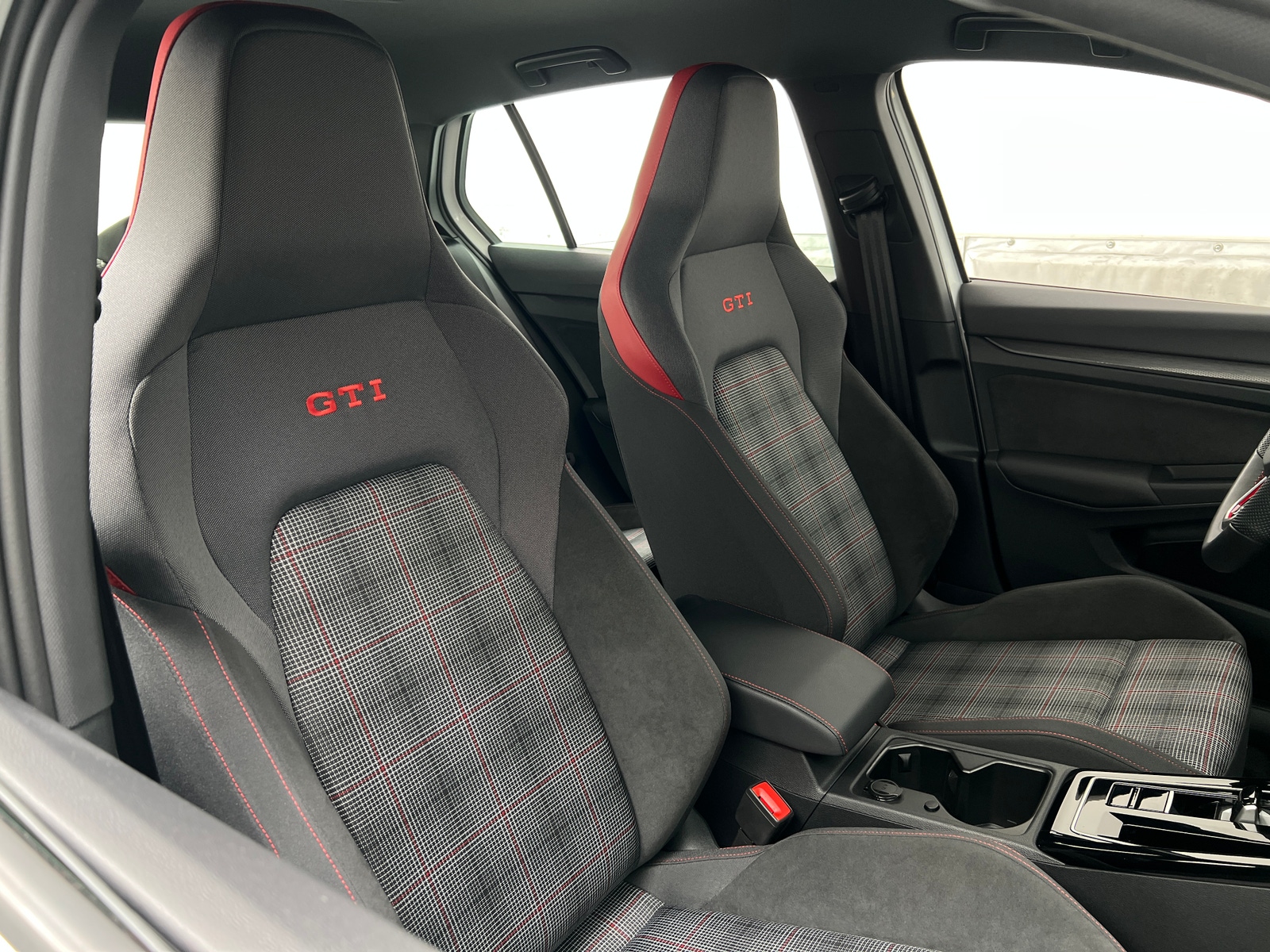 Thumbnail: 2023 Volkswagen Golf - 2