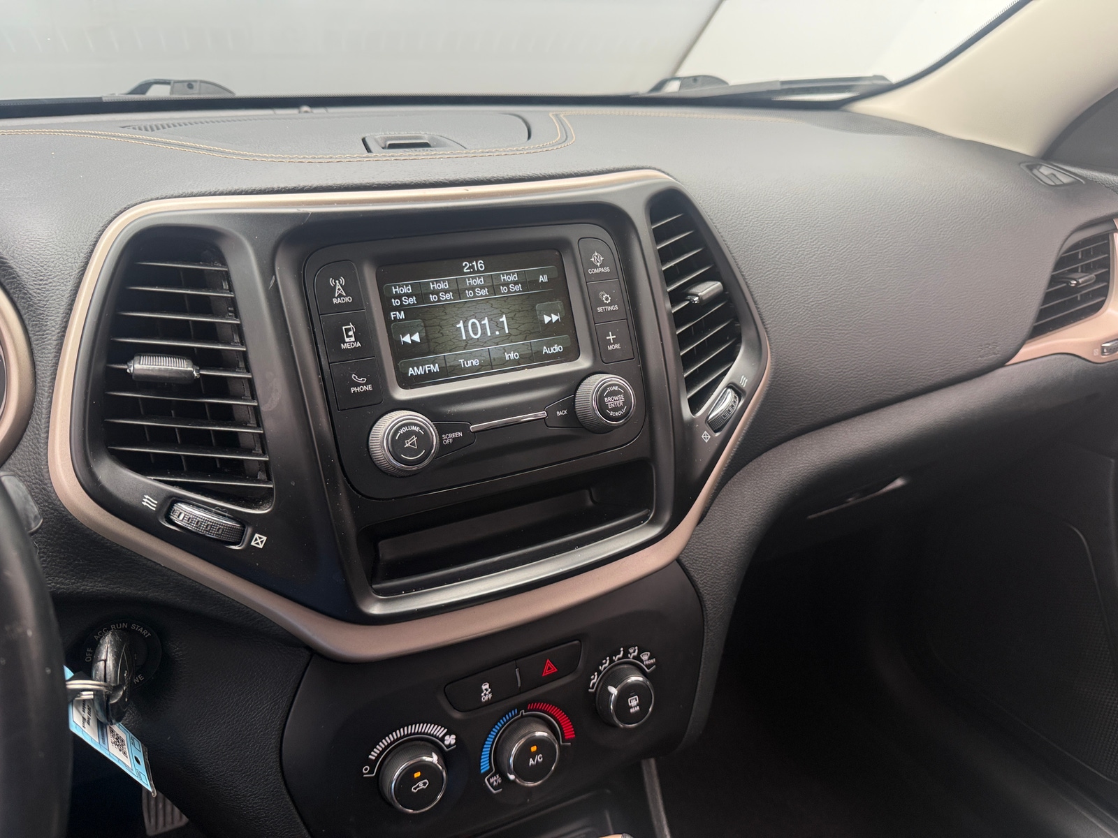 Thumbnail: 2018 Jeep Cherokee - 4