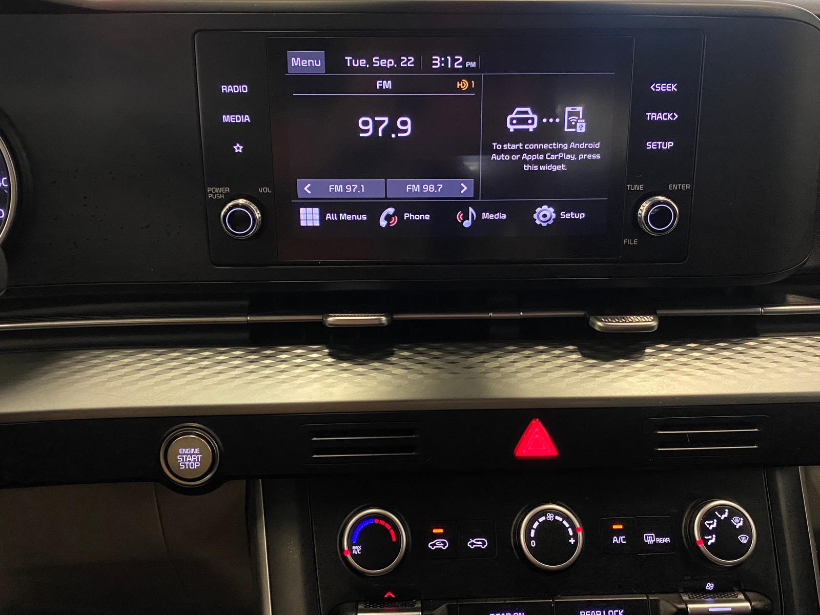 Thumbnail: 2023 Kia Carnival - 3