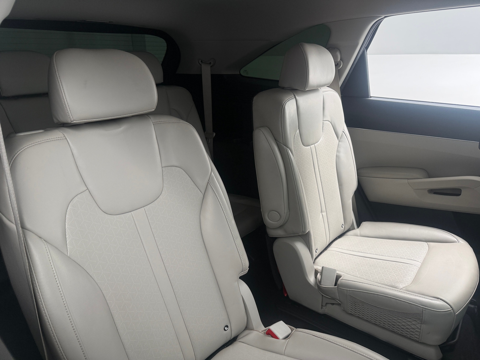 Thumbnail: 2023 Kia Sorento - 5
