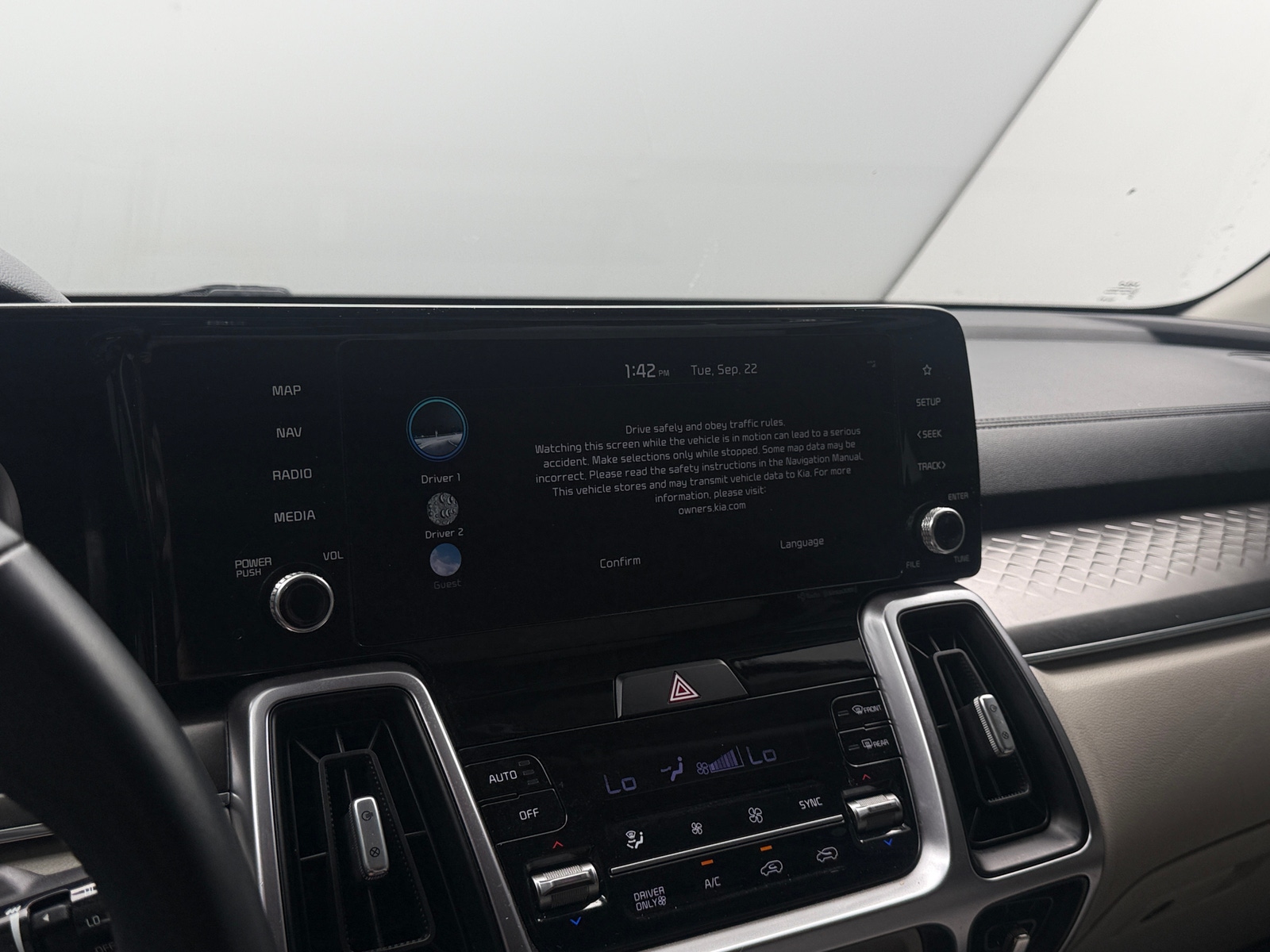 Thumbnail: 2023 Kia Sorento - 3