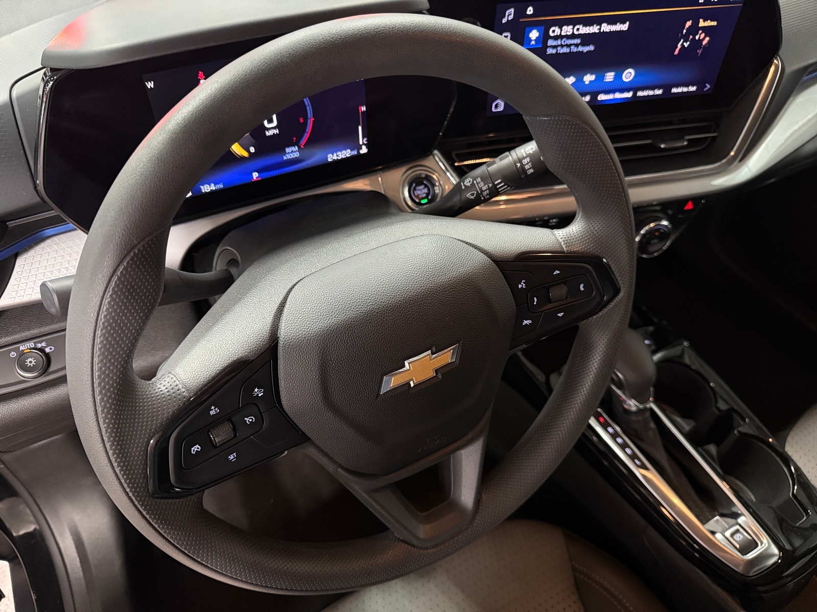 Thumbnail: 2025 Chevrolet Trax - 4