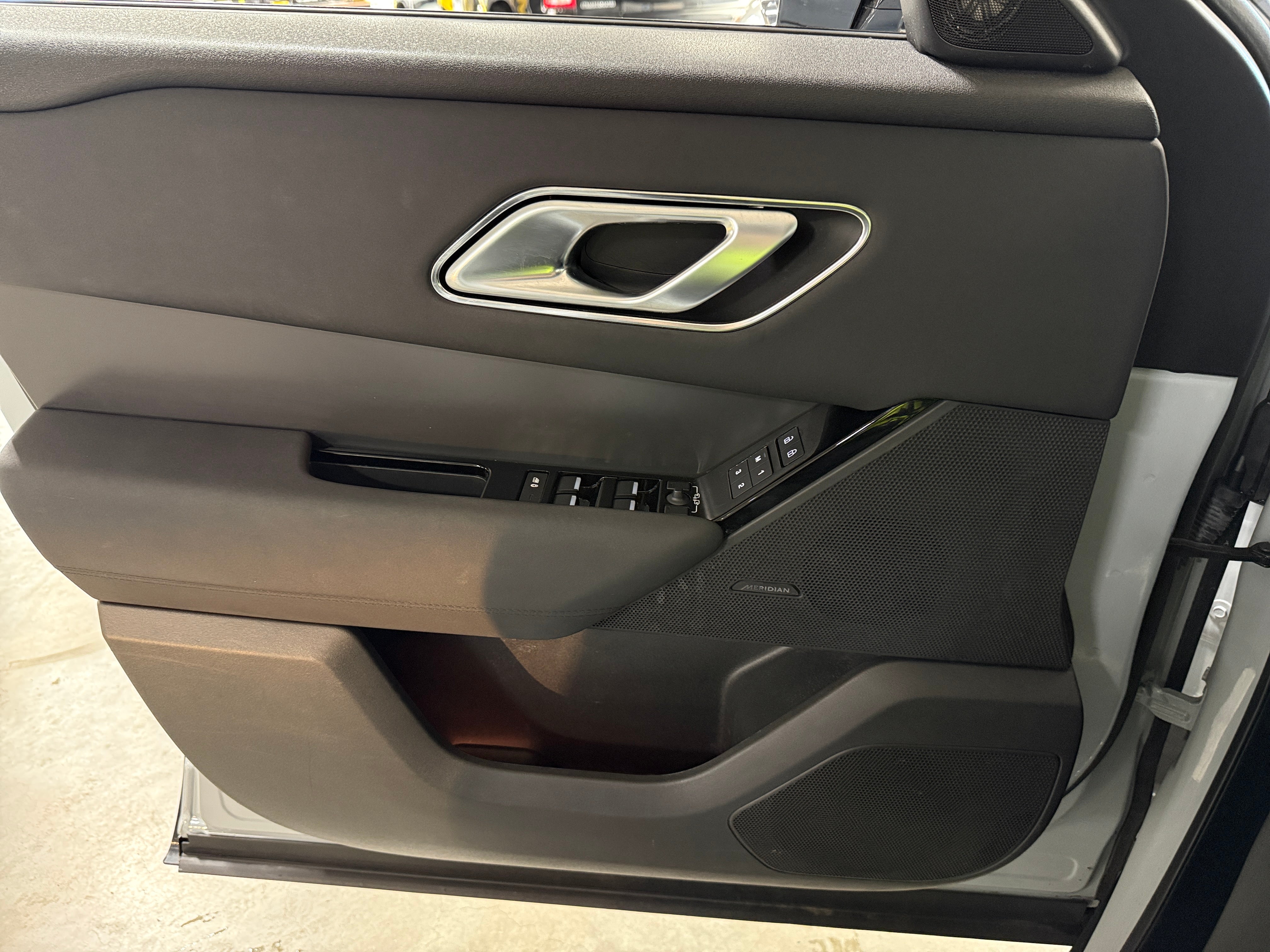 2025 Land Rover Range Rover Velar