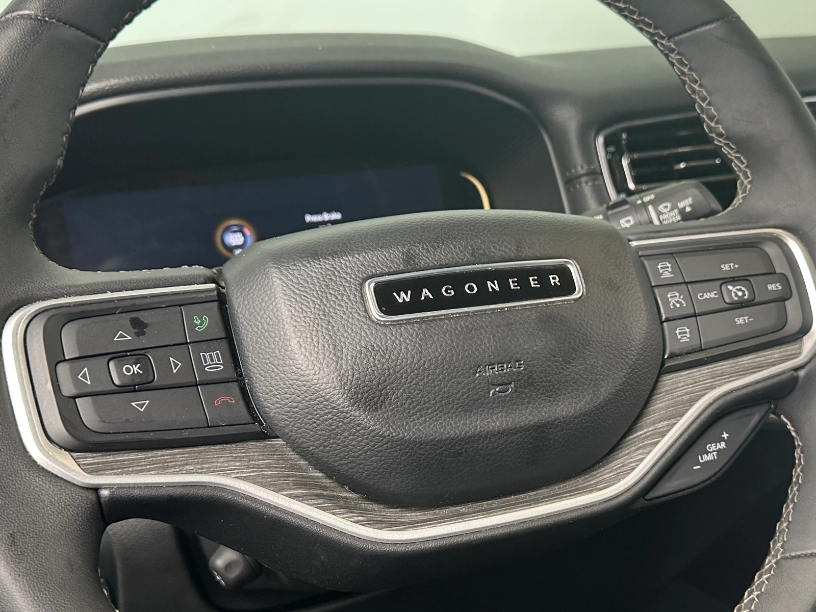 Thumbnail: 2024 Jeep Wagoneer - 4