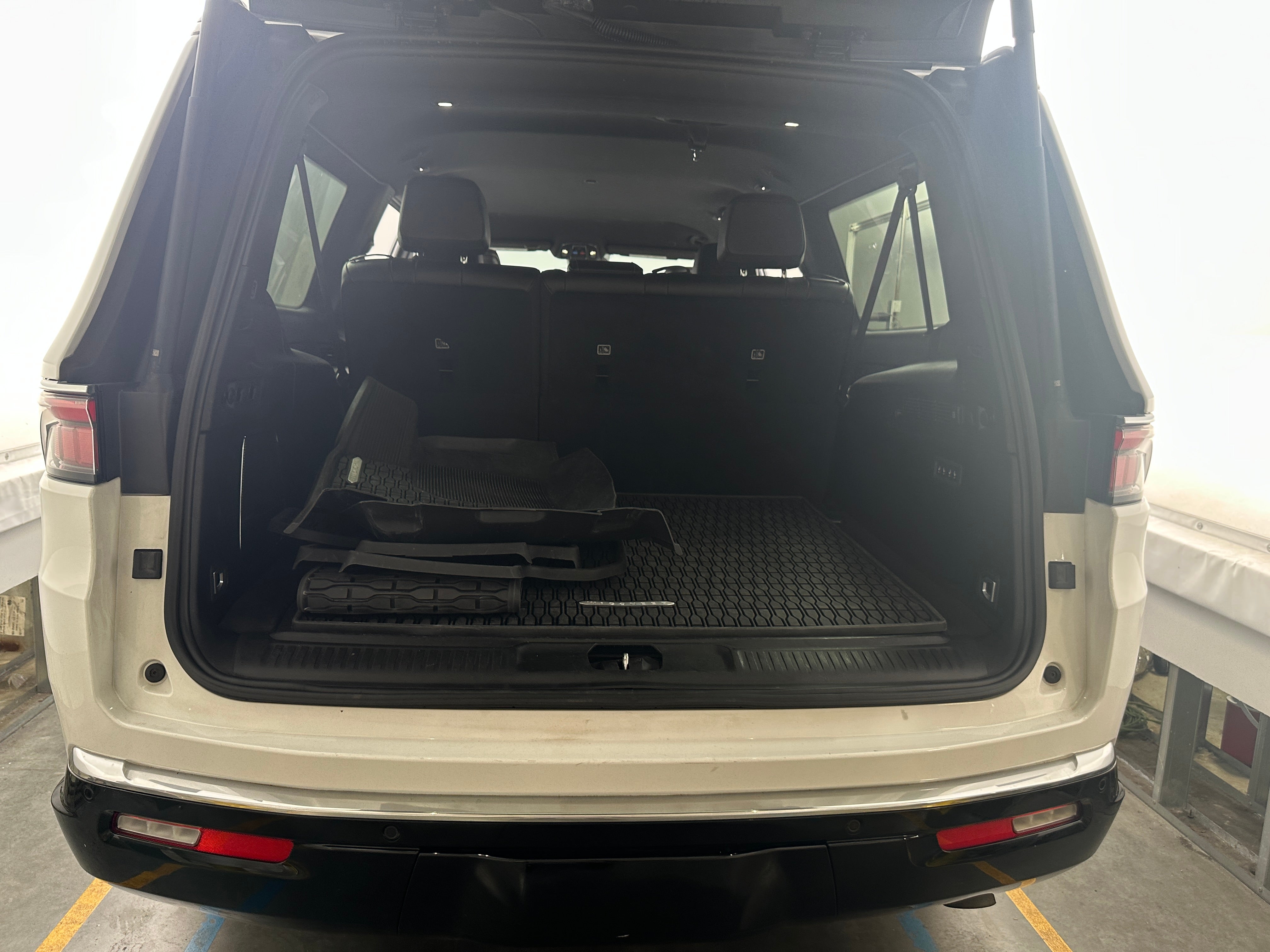2024 Jeep Wagoneer L
