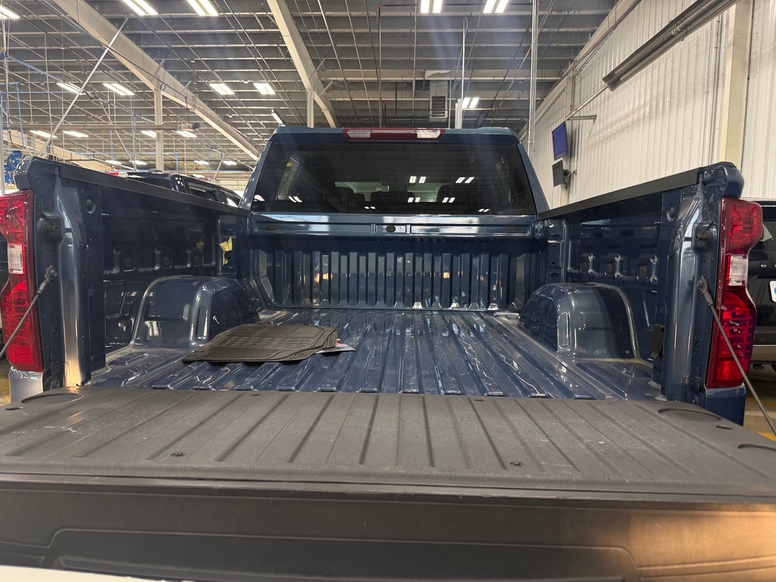 Thumbnail: 2024 Chevrolet Silverado 1500 - 7