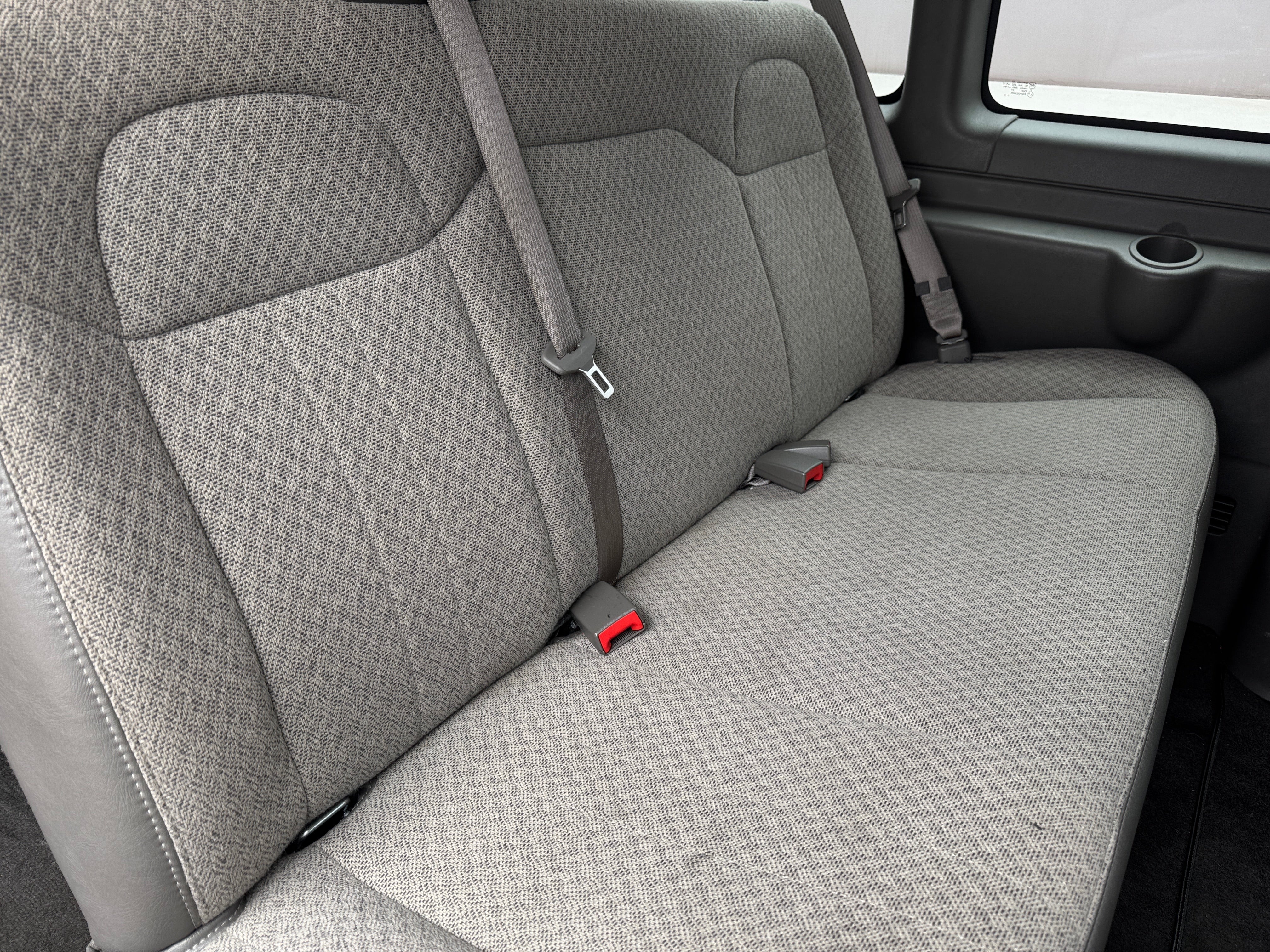 2011 Chevrolet Express LS - Photo 4