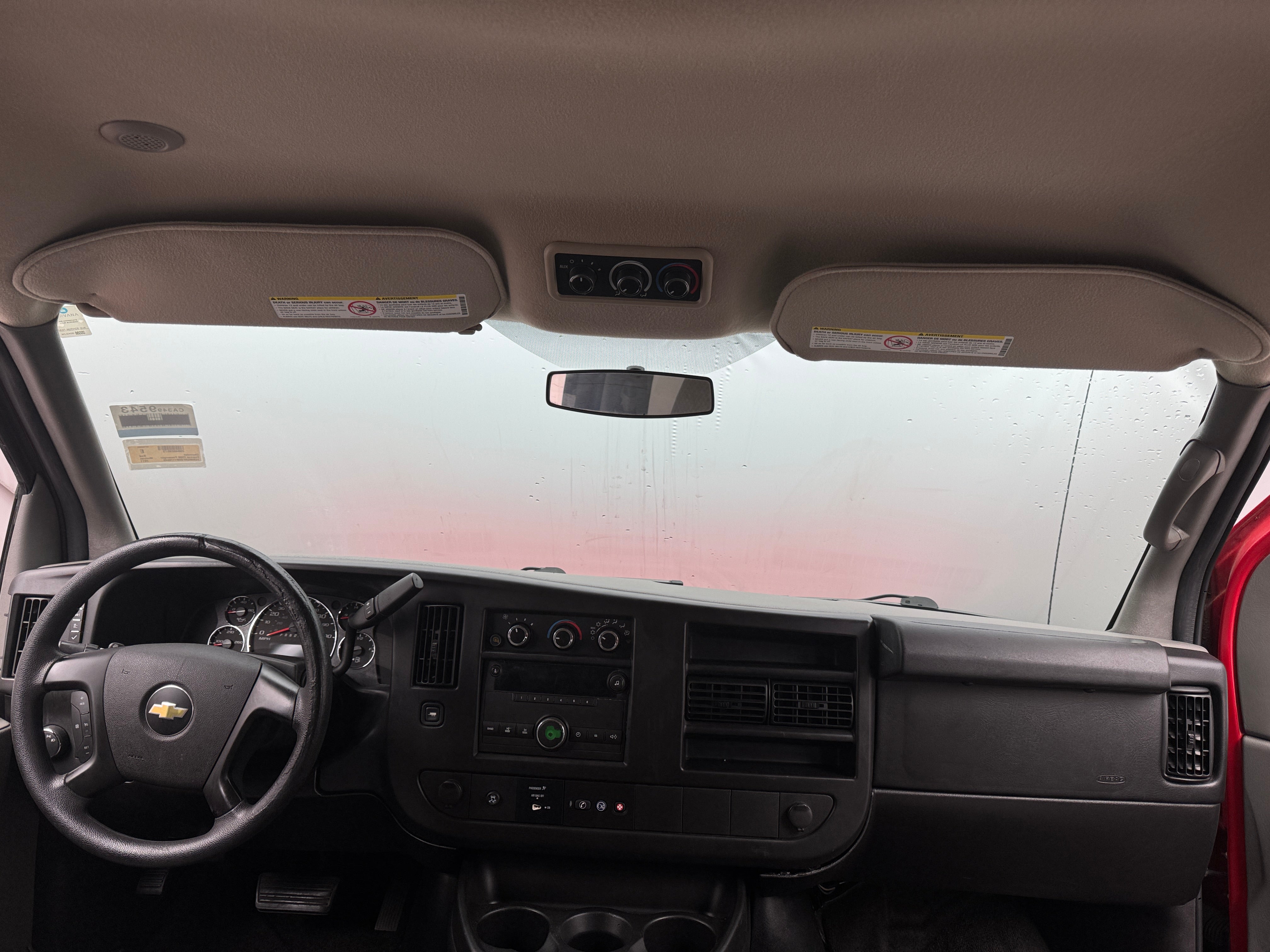 2011 Chevrolet Express LS - Photo 7