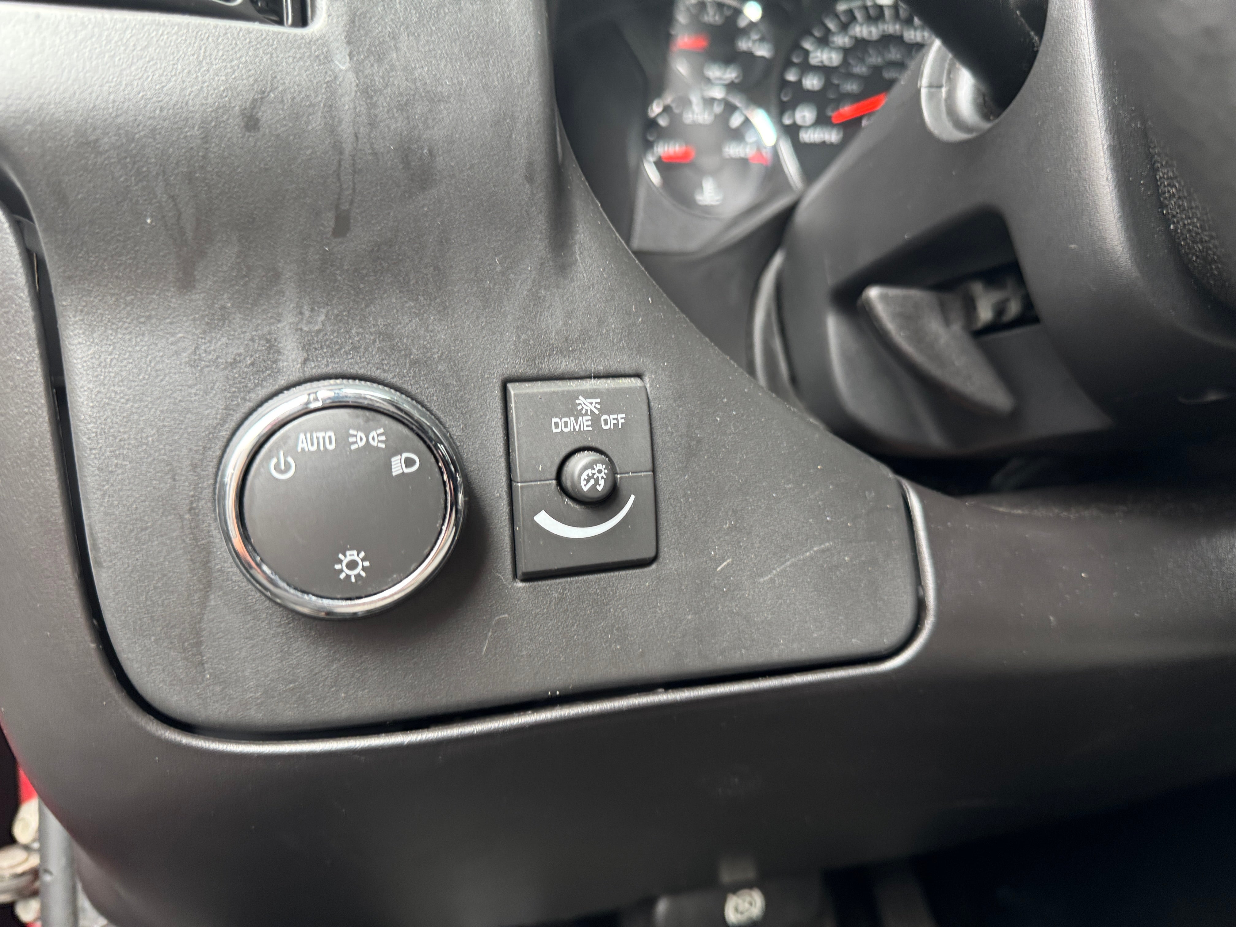 2011 Chevrolet Express LS - Photo 10