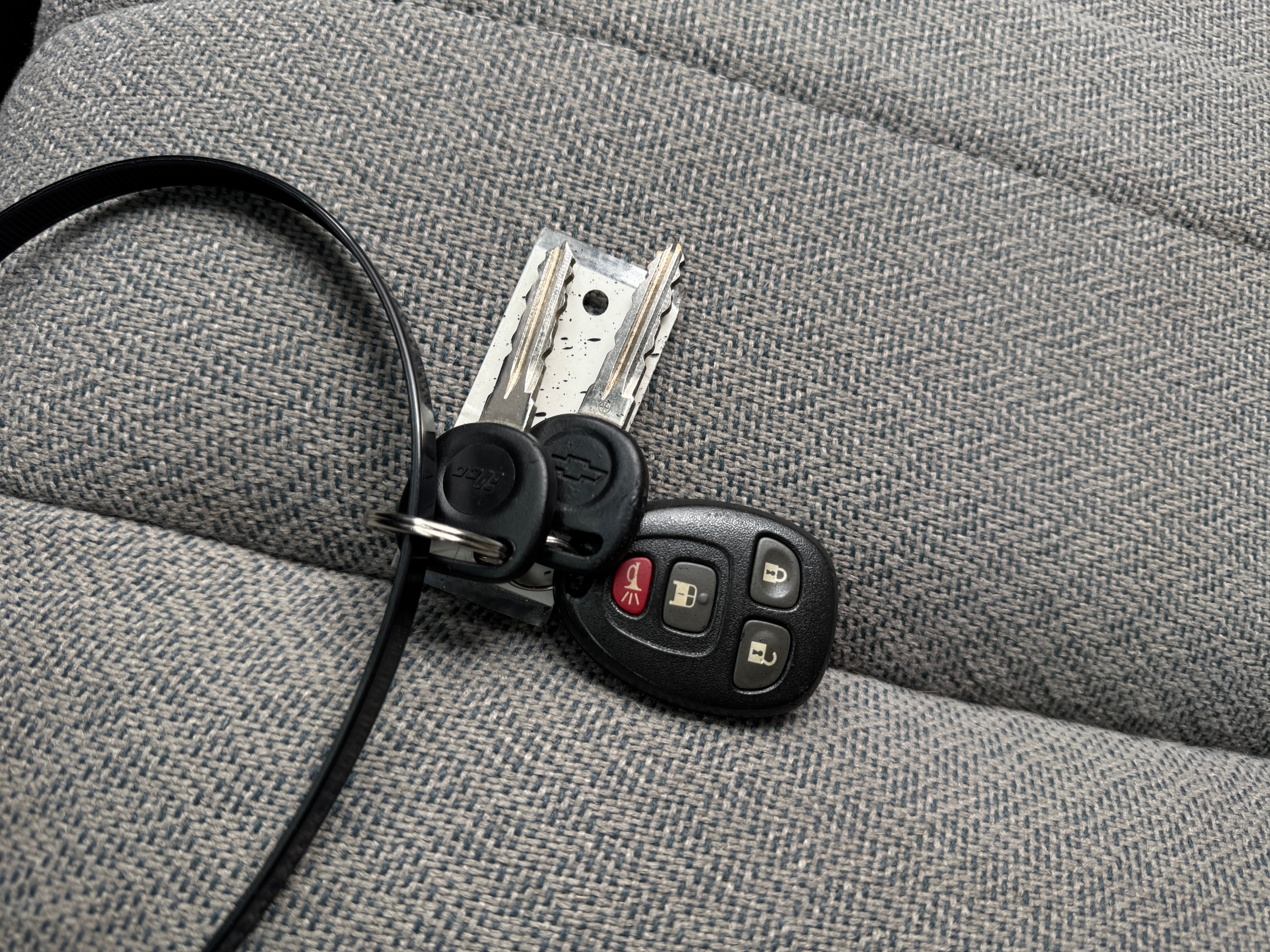 2011 Chevrolet Express LS - Photo 11