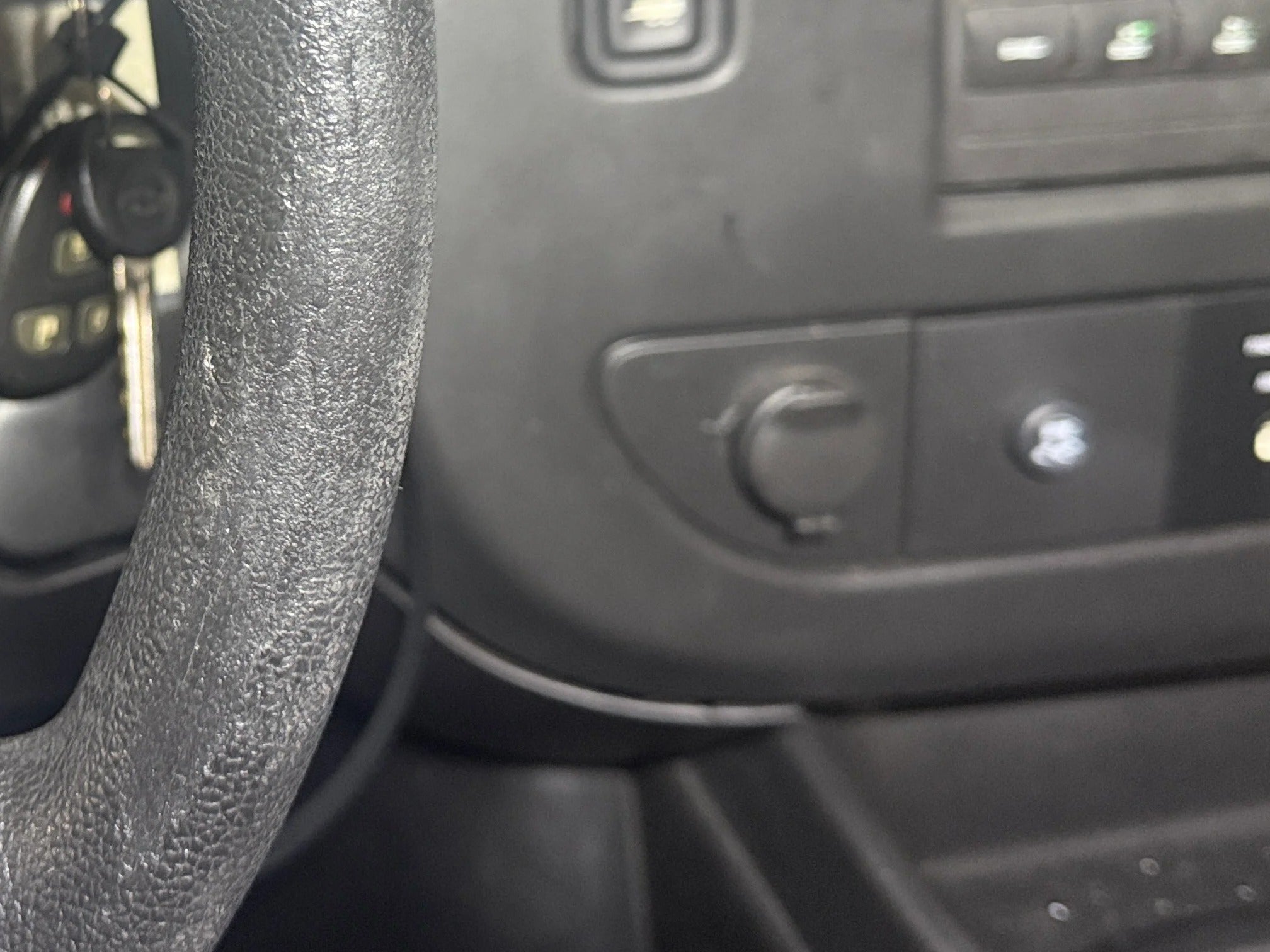 2011 Chevrolet Express LS - Photo 19