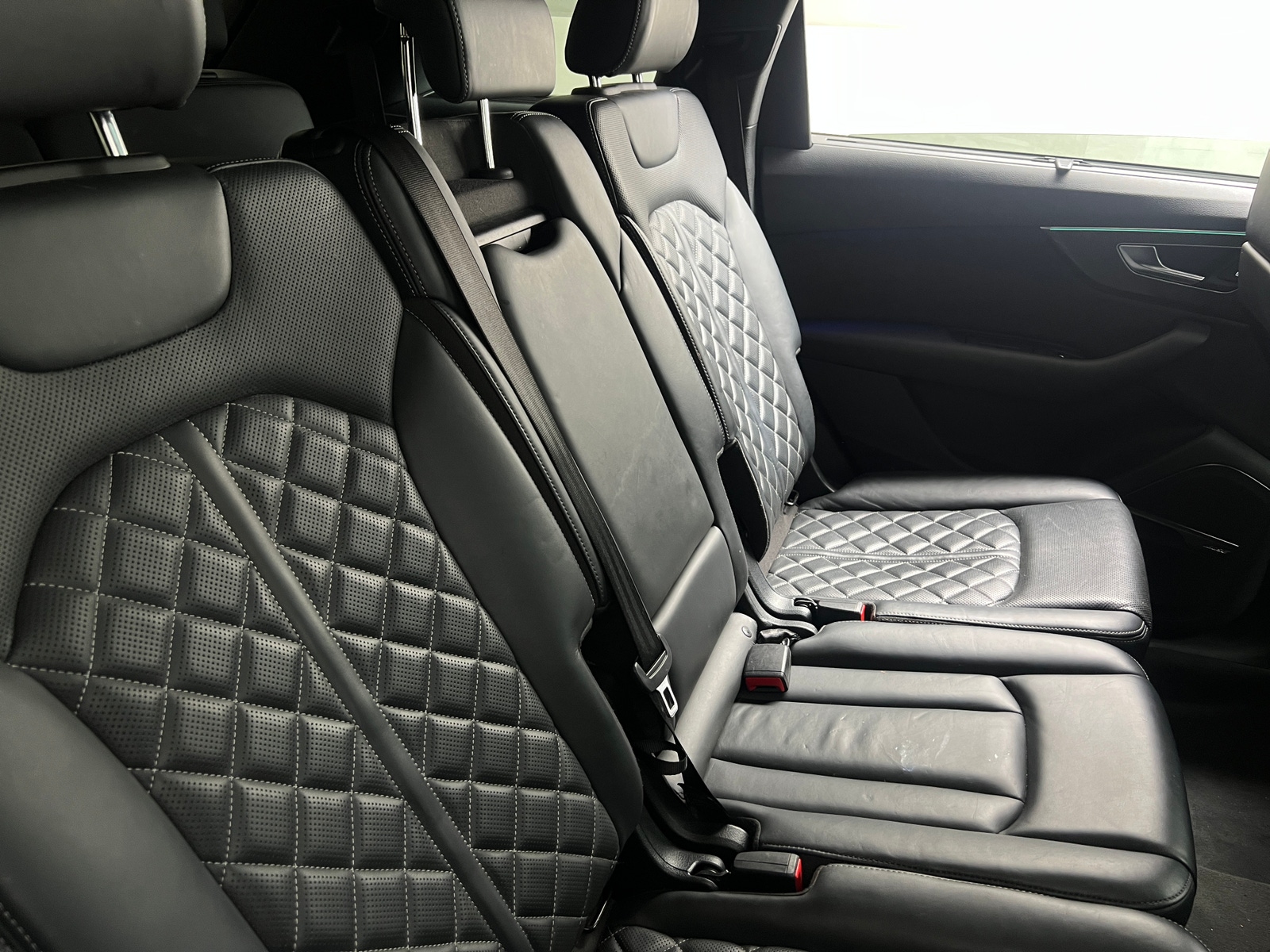 Thumbnail: 2020 Audi SQ7 - 6