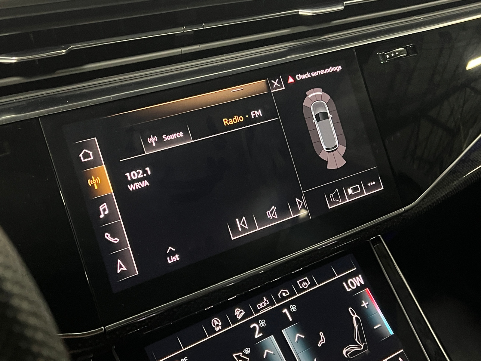 Thumbnail: 2020 Audi SQ7 - 4